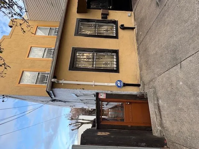 1011 Hemlock Street, New York, NY, 5 Bedrooms Bedrooms, 10 Rooms Rooms,3 BathroomsBathrooms,Residential,For Rent,Hemlock,0,1043574 1011 Hemlock Street, New York, NY, 5 Bedrooms Bedrooms, 10 Rooms Rooms,3 BathroomsBathrooms,Residential,For Rent,Hemlock,0,1043574