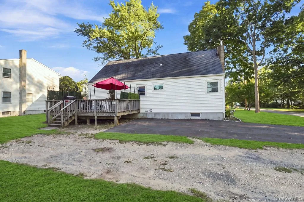 731 Muncey Road, Islip, NY, 4 Bedrooms Bedrooms, 7 Rooms Rooms,1 BathroomBathrooms,Residential,For Rent,Muncey,0,1043575 731 Muncey Road, Islip, NY, 4 Bedrooms Bedrooms, 7 Rooms Rooms,1 BathroomBathrooms,Residential,For Rent,Muncey,0,1043575