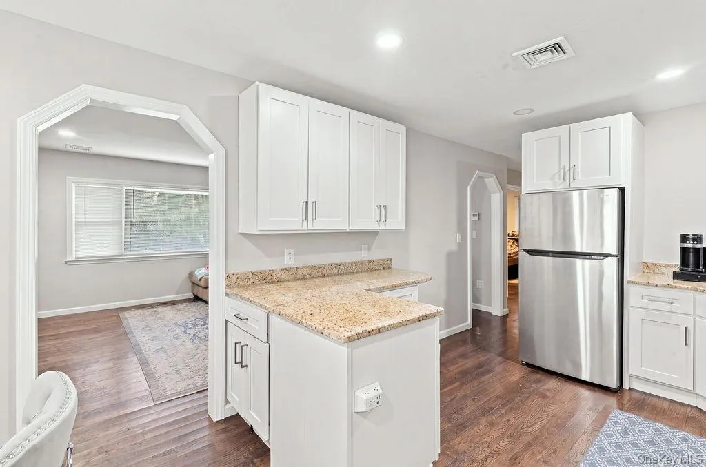 731 Muncey Road, Islip, NY, 4 Bedrooms Bedrooms, 7 Rooms Rooms,1 BathroomBathrooms,Residential,For Rent,Muncey,0,1043575 731 Muncey Road, Islip, NY, 4 Bedrooms Bedrooms, 7 Rooms Rooms,1 BathroomBathrooms,Residential,For Rent,Muncey,0,1043575
