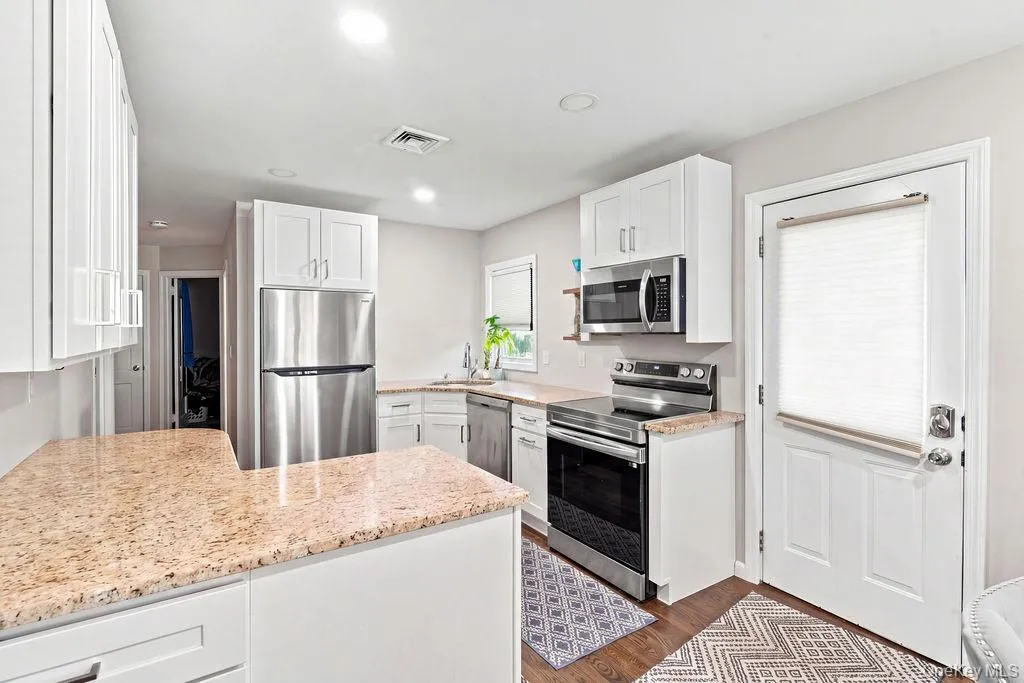 731 Muncey Road, Islip, NY, 4 Bedrooms Bedrooms, 7 Rooms Rooms,1 BathroomBathrooms,Residential,For Rent,Muncey,0,1043575 731 Muncey Road, Islip, NY, 4 Bedrooms Bedrooms, 7 Rooms Rooms,1 BathroomBathrooms,Residential,For Rent,Muncey,0,1043575