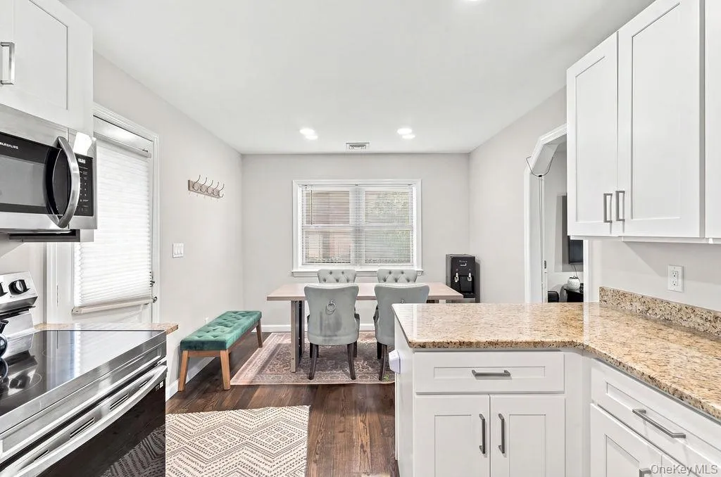 731 Muncey Road, Islip, NY, 4 Bedrooms Bedrooms, 7 Rooms Rooms,1 BathroomBathrooms,Residential,For Rent,Muncey,0,1043575 731 Muncey Road, Islip, NY, 4 Bedrooms Bedrooms, 7 Rooms Rooms,1 BathroomBathrooms,Residential,For Rent,Muncey,0,1043575