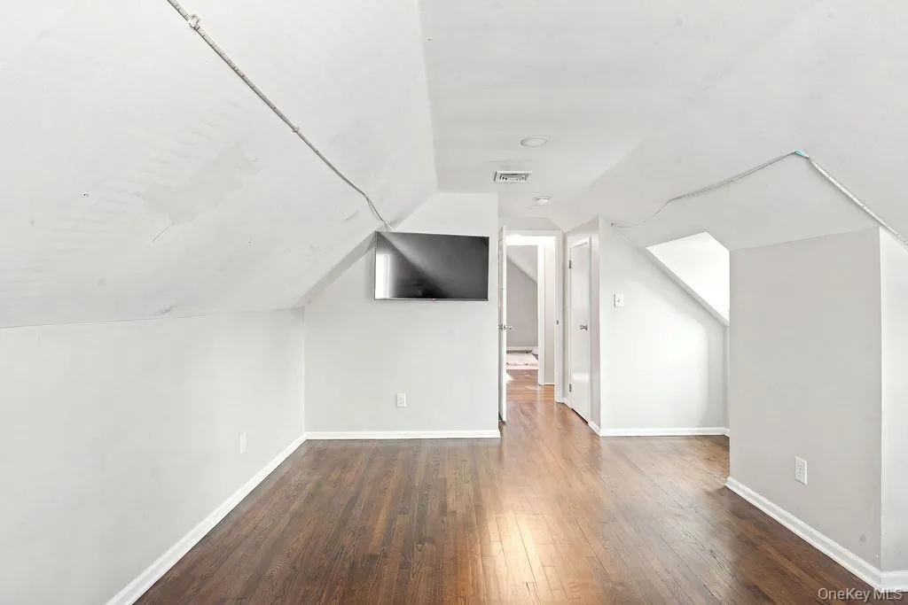 731 Muncey Road, Islip, NY, 4 Bedrooms Bedrooms, 7 Rooms Rooms,1 BathroomBathrooms,Residential,For Rent,Muncey,0,1043575 731 Muncey Road, Islip, NY, 4 Bedrooms Bedrooms, 7 Rooms Rooms,1 BathroomBathrooms,Residential,For Rent,Muncey,0,1043575