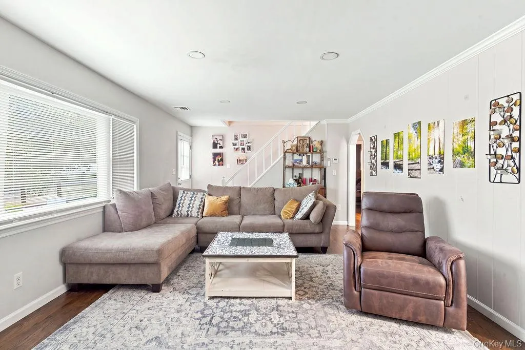 731 Muncey Road, Islip, NY, 4 Bedrooms Bedrooms, 7 Rooms Rooms,1 BathroomBathrooms,Residential,For Rent,Muncey,0,1043575 731 Muncey Road, Islip, NY, 4 Bedrooms Bedrooms, 7 Rooms Rooms,1 BathroomBathrooms,Residential,For Rent,Muncey,0,1043575