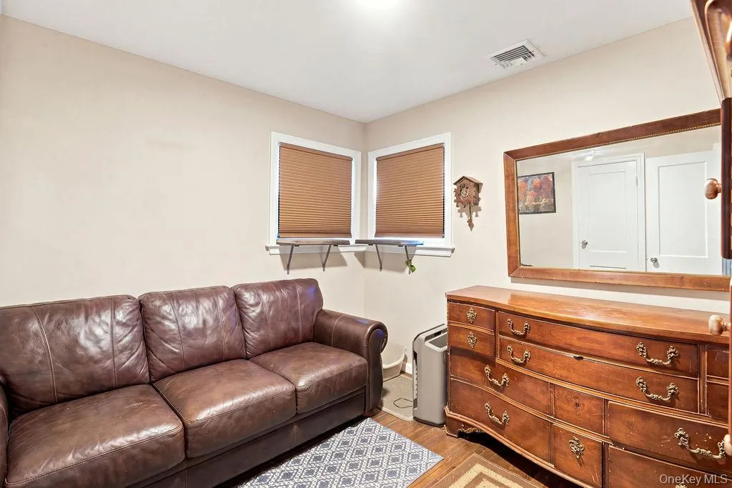 731 Muncey Road, Islip, NY, 4 Bedrooms Bedrooms, 7 Rooms Rooms,1 BathroomBathrooms,Residential,For Rent,Muncey,0,1043575 731 Muncey Road, Islip, NY, 4 Bedrooms Bedrooms, 7 Rooms Rooms,1 BathroomBathrooms,Residential,For Rent,Muncey,0,1043575