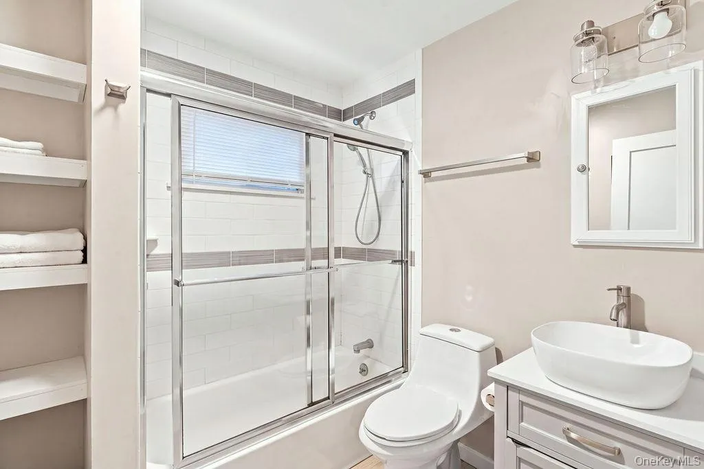 731 Muncey Road, Islip, NY, 4 Bedrooms Bedrooms, 7 Rooms Rooms,1 BathroomBathrooms,Residential,For Rent,Muncey,0,1043575 731 Muncey Road, Islip, NY, 4 Bedrooms Bedrooms, 7 Rooms Rooms,1 BathroomBathrooms,Residential,For Rent,Muncey,0,1043575
