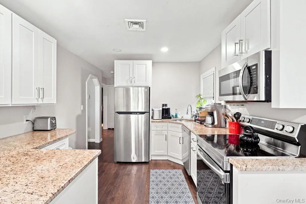 731 Muncey Road, Islip, NY, 4 Bedrooms Bedrooms, 7 Rooms Rooms,1 BathroomBathrooms,Residential,For Rent,Muncey,0,1043575 731 Muncey Road, Islip, NY, 4 Bedrooms Bedrooms, 7 Rooms Rooms,1 BathroomBathrooms,Residential,For Rent,Muncey,0,1043575