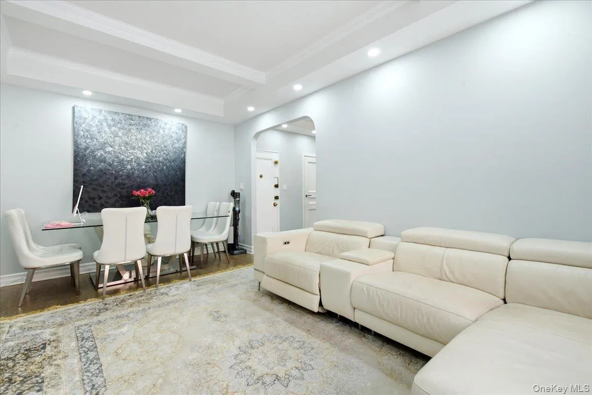 67-66 108th Street, New York, NY, 1 Bedroom Bedrooms, 4 Rooms Rooms,1 BathroomBathrooms,Residential,For Rent,108th,0,1043582 67-66 108th Street, New York, NY, 1 Bedroom Bedrooms, 4 Rooms Rooms,1 BathroomBathrooms,Residential,For Rent,108th,0,1043582