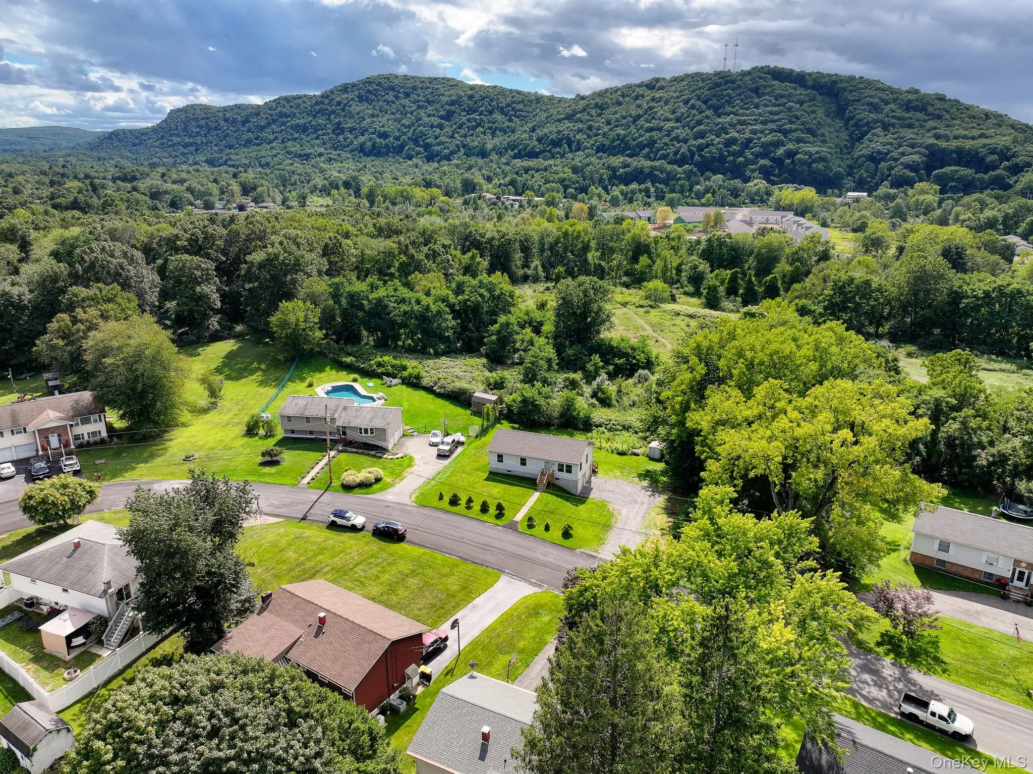 200 Doris Street, Esopus, NY, 3 Bedrooms Bedrooms, 5 Rooms Rooms,2 BathroomsBathrooms,Residential,For Rent,Doris,0,1043585 200 Doris Street, Esopus, NY, 3 Bedrooms Bedrooms, 5 Rooms Rooms,2 BathroomsBathrooms,Residential,For Rent,Doris,0,1043585