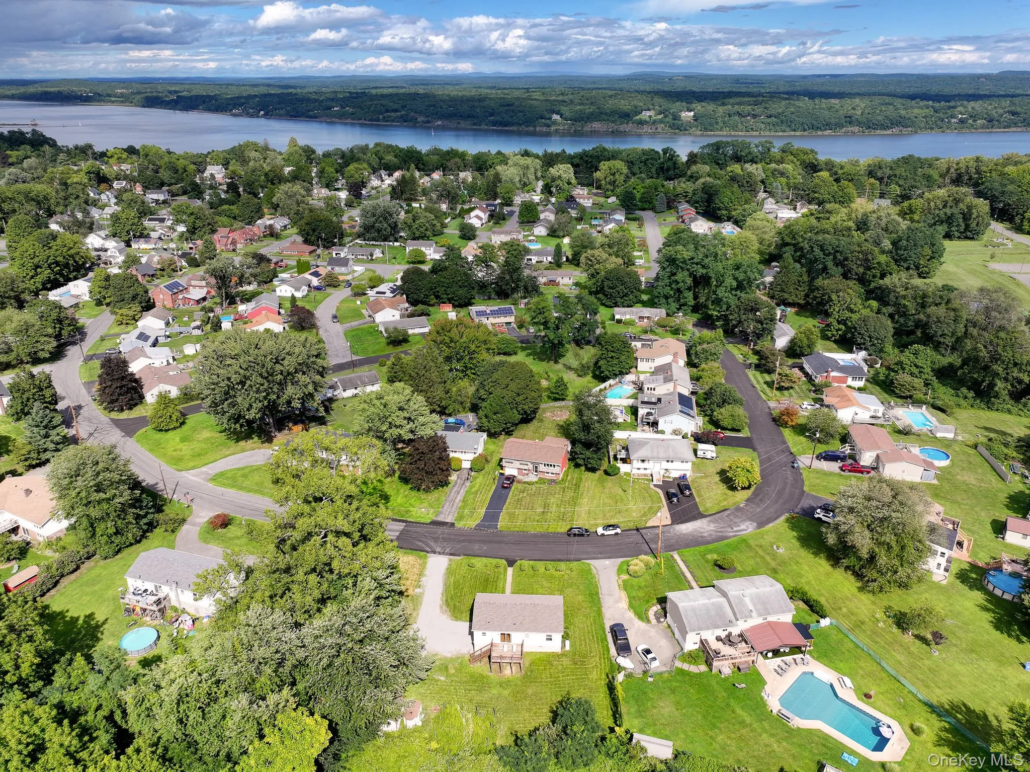 200 Doris Street, Esopus, NY, 3 Bedrooms Bedrooms, 5 Rooms Rooms,2 BathroomsBathrooms,Residential,For Rent,Doris,0,1043585 200 Doris Street, Esopus, NY, 3 Bedrooms Bedrooms, 5 Rooms Rooms,2 BathroomsBathrooms,Residential,For Rent,Doris,0,1043585