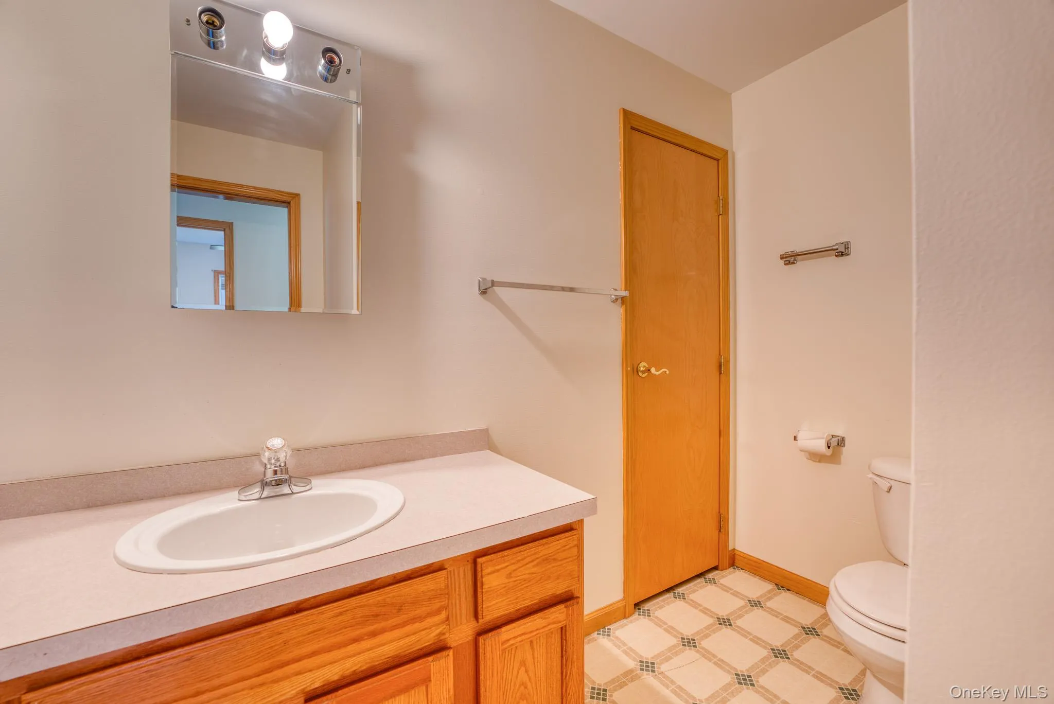 200 Doris Street, Esopus, NY, 3 Bedrooms Bedrooms, 5 Rooms Rooms,2 BathroomsBathrooms,Residential,For Rent,Doris,0,1043585 200 Doris Street, Esopus, NY, 3 Bedrooms Bedrooms, 5 Rooms Rooms,2 BathroomsBathrooms,Residential,For Rent,Doris,0,1043585