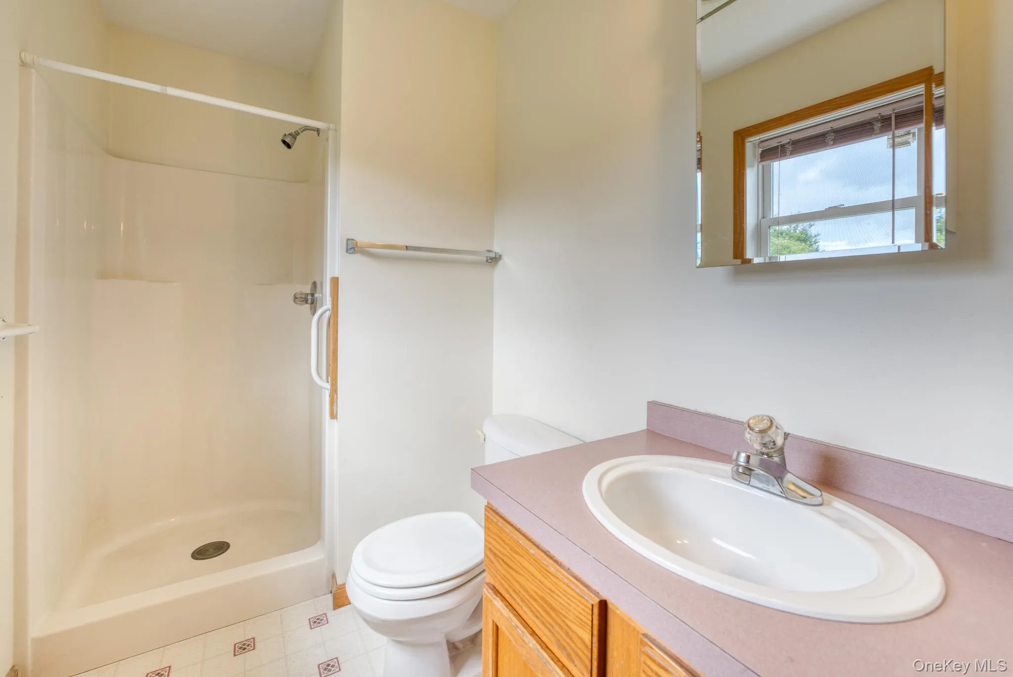 200 Doris Street, Esopus, NY, 3 Bedrooms Bedrooms, 5 Rooms Rooms,2 BathroomsBathrooms,Residential,For Rent,Doris,0,1043585 200 Doris Street, Esopus, NY, 3 Bedrooms Bedrooms, 5 Rooms Rooms,2 BathroomsBathrooms,Residential,For Rent,Doris,0,1043585