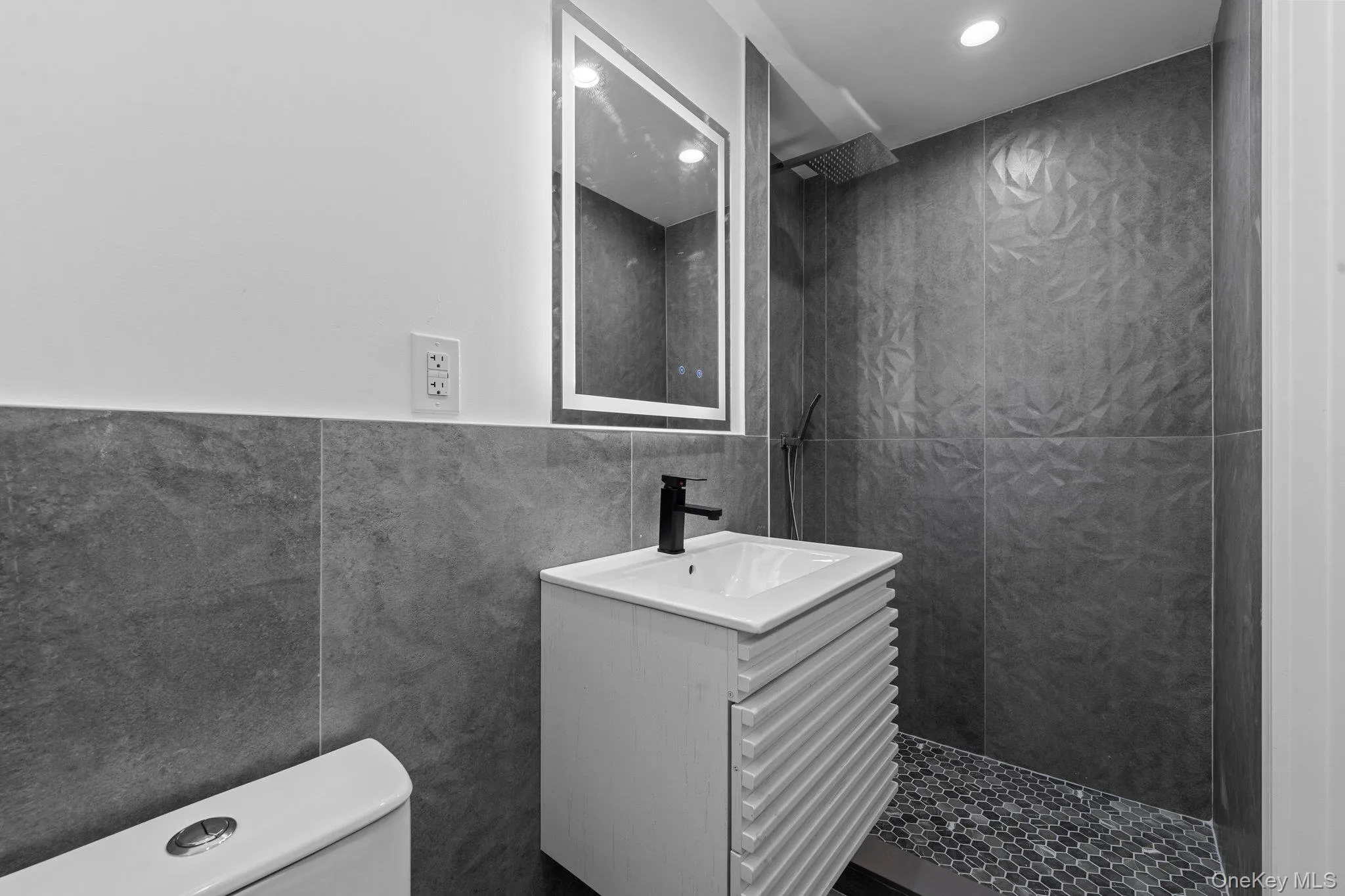 137-64 Westgate Street, New York, NY, 3 Bedrooms Bedrooms, 8 Rooms Rooms,3 BathroomsBathrooms,Residential,For Rent,Westgate,0,1043588 137-64 Westgate Street, New York, NY, 3 Bedrooms Bedrooms, 8 Rooms Rooms,3 BathroomsBathrooms,Residential,For Rent,Westgate,0,1043588