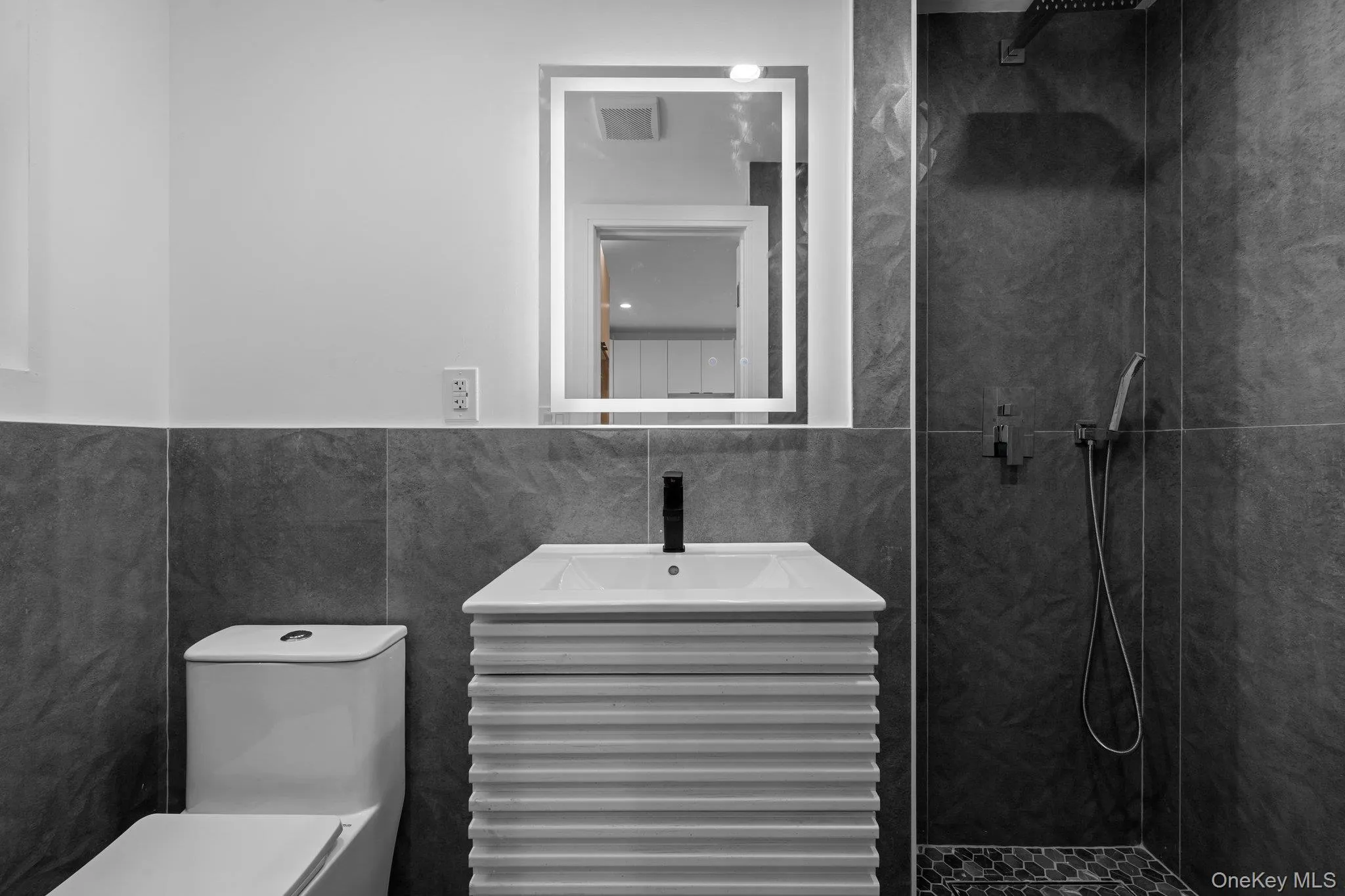 137-64 Westgate Street, New York, NY, 3 Bedrooms Bedrooms, 8 Rooms Rooms,3 BathroomsBathrooms,Residential,For Rent,Westgate,0,1043588 137-64 Westgate Street, New York, NY, 3 Bedrooms Bedrooms, 8 Rooms Rooms,3 BathroomsBathrooms,Residential,For Rent,Westgate,0,1043588