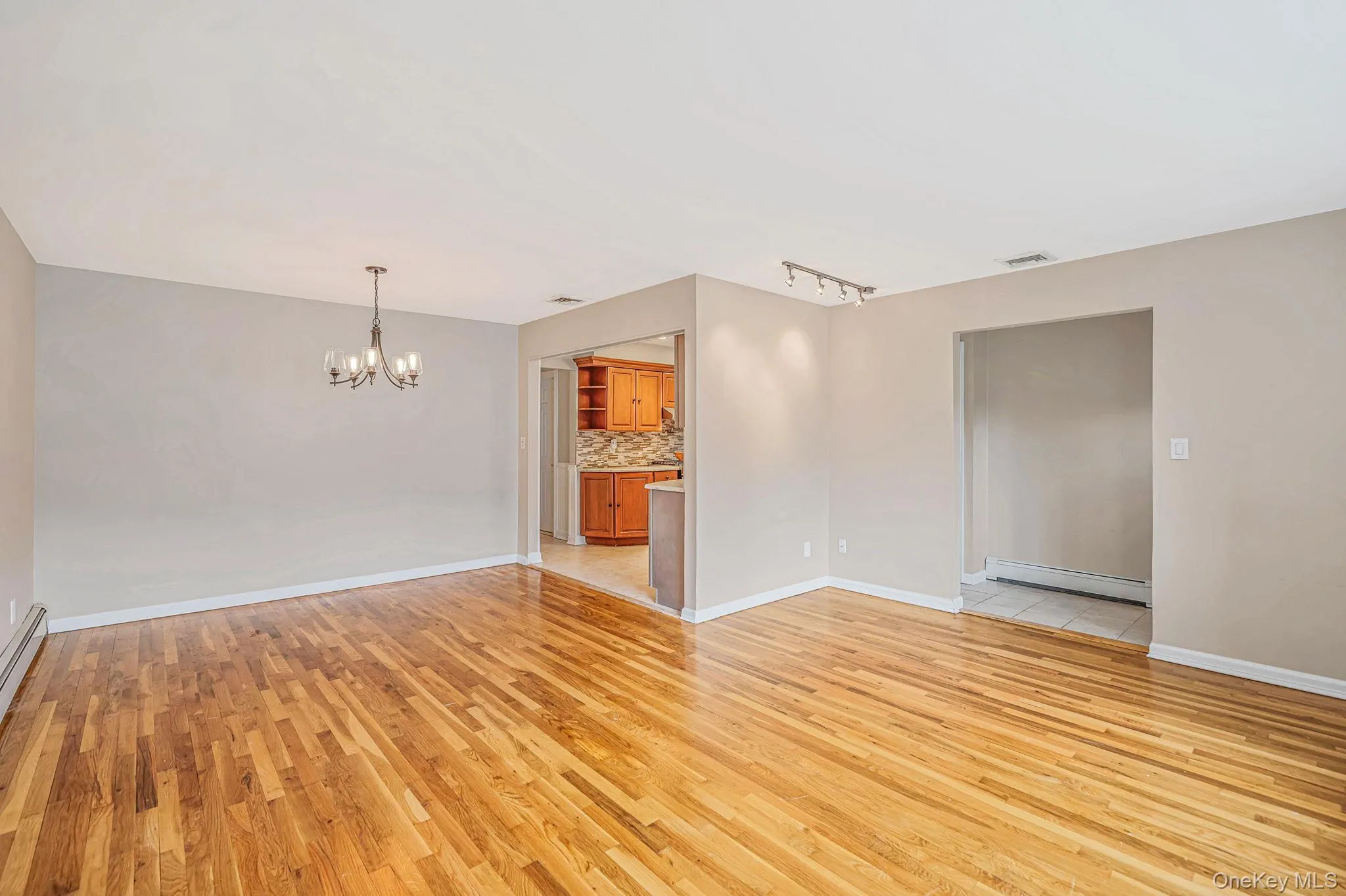21 Pearsall Place, Babylon, NY, 3 Bedrooms Bedrooms, 6 Rooms Rooms,2 BathroomsBathrooms,Residential,For Rent,Pearsall,0,1043589 21 Pearsall Place, Babylon, NY, 3 Bedrooms Bedrooms, 6 Rooms Rooms,2 BathroomsBathrooms,Residential,For Rent,Pearsall,0,1043589