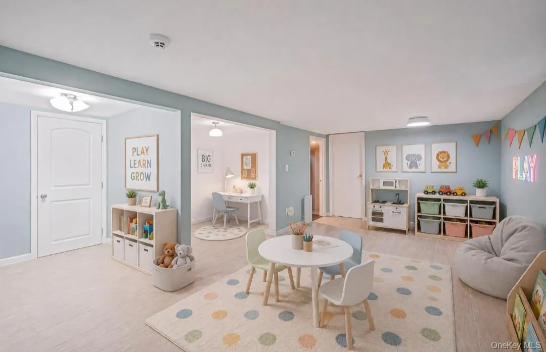21 Pearsall Place, Babylon, NY, 3 Bedrooms Bedrooms, 6 Rooms Rooms,2 BathroomsBathrooms,Residential,For Rent,Pearsall,0,1043589 21 Pearsall Place, Babylon, NY, 3 Bedrooms Bedrooms, 6 Rooms Rooms,2 BathroomsBathrooms,Residential,For Rent,Pearsall,0,1043589