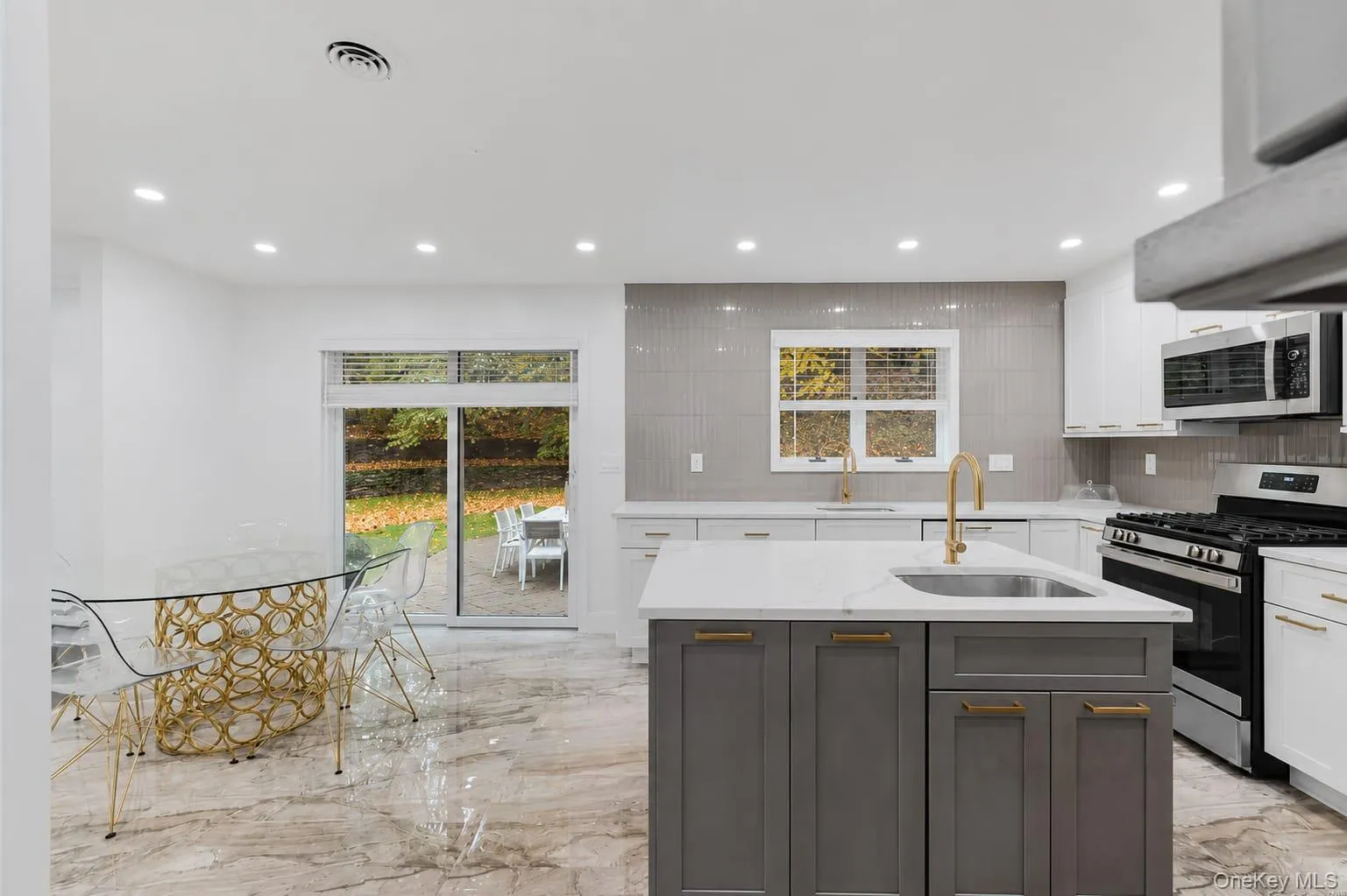 169 Pascack Road, Clarkstown, NY, 6 Bedrooms Bedrooms, 12 Rooms Rooms,3 BathroomsBathrooms,Residential,For Rent,Pascack,0,1043592 169 Pascack Road, Clarkstown, NY, 6 Bedrooms Bedrooms, 12 Rooms Rooms,3 BathroomsBathrooms,Residential,For Rent,Pascack,0,1043592