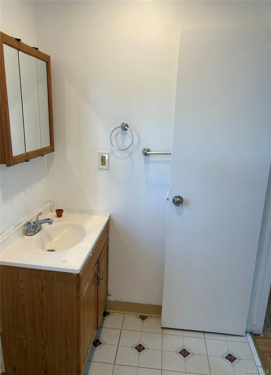 1975 Lenox Avenue, Hempstead, NY, 5 Bedrooms Bedrooms, 8 Rooms Rooms,3 BathroomsBathrooms,Residential,For Rent,Lenox,0,1043594 1975 Lenox Avenue, Hempstead, NY, 5 Bedrooms Bedrooms, 8 Rooms Rooms,3 BathroomsBathrooms,Residential,For Rent,Lenox,0,1043594