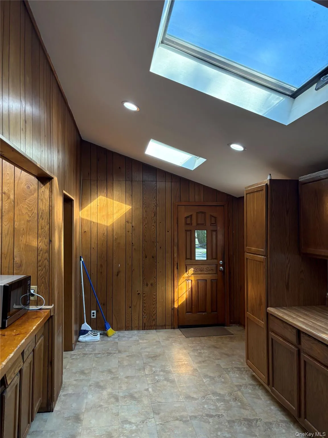 1975 Lenox Avenue, Hempstead, NY, 5 Bedrooms Bedrooms, 8 Rooms Rooms,3 BathroomsBathrooms,Residential,For Rent,Lenox,0,1043594 1975 Lenox Avenue, Hempstead, NY, 5 Bedrooms Bedrooms, 8 Rooms Rooms,3 BathroomsBathrooms,Residential,For Rent,Lenox,0,1043594