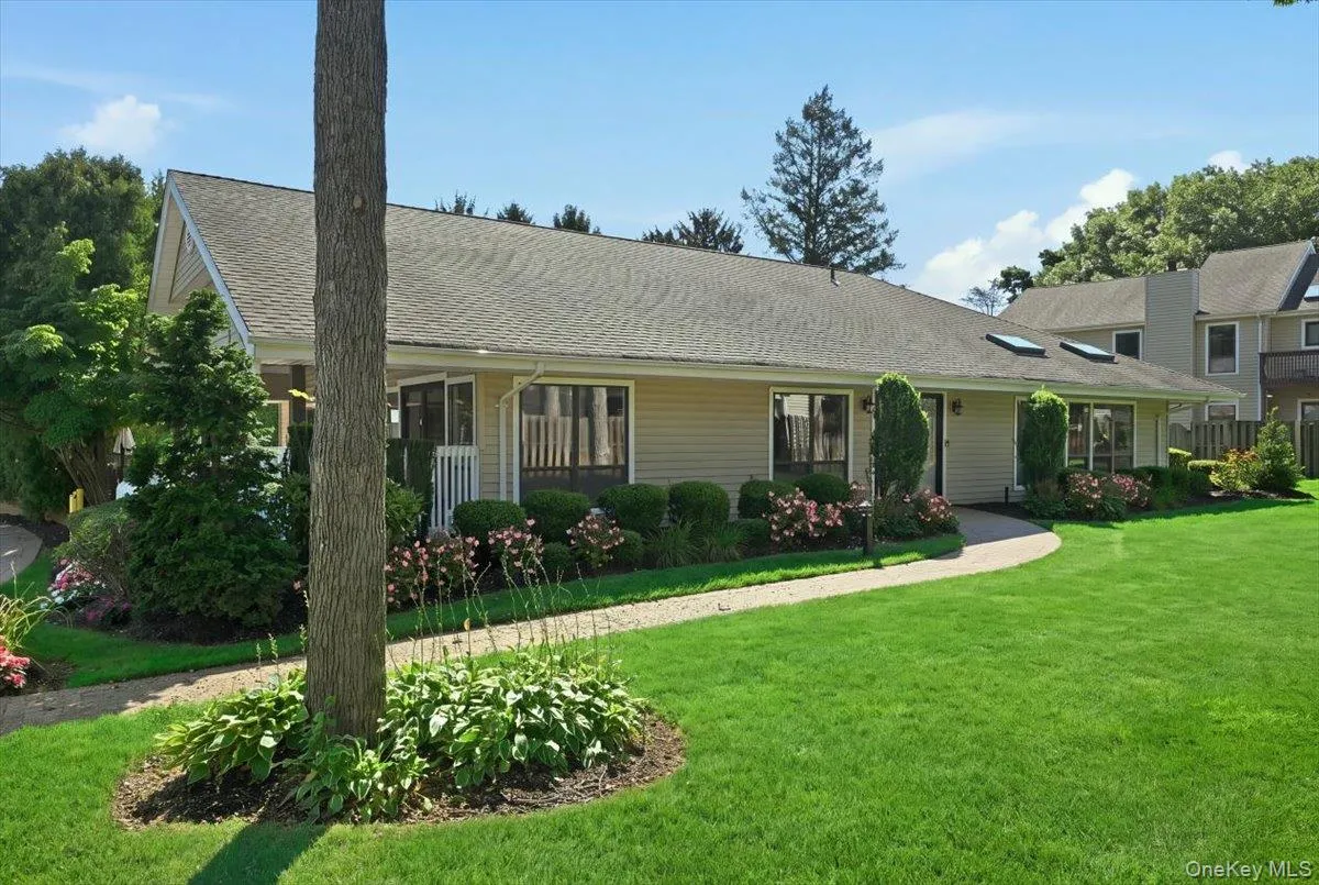49 Villas Circle, Huntington, NY, 3 Bedrooms Bedrooms, 6 Rooms Rooms,2 BathroomsBathrooms,Residential,For Rent,Villas,0,1043602 49 Villas Circle, Huntington, NY, 3 Bedrooms Bedrooms, 6 Rooms Rooms,2 BathroomsBathrooms,Residential,For Rent,Villas,0,1043602