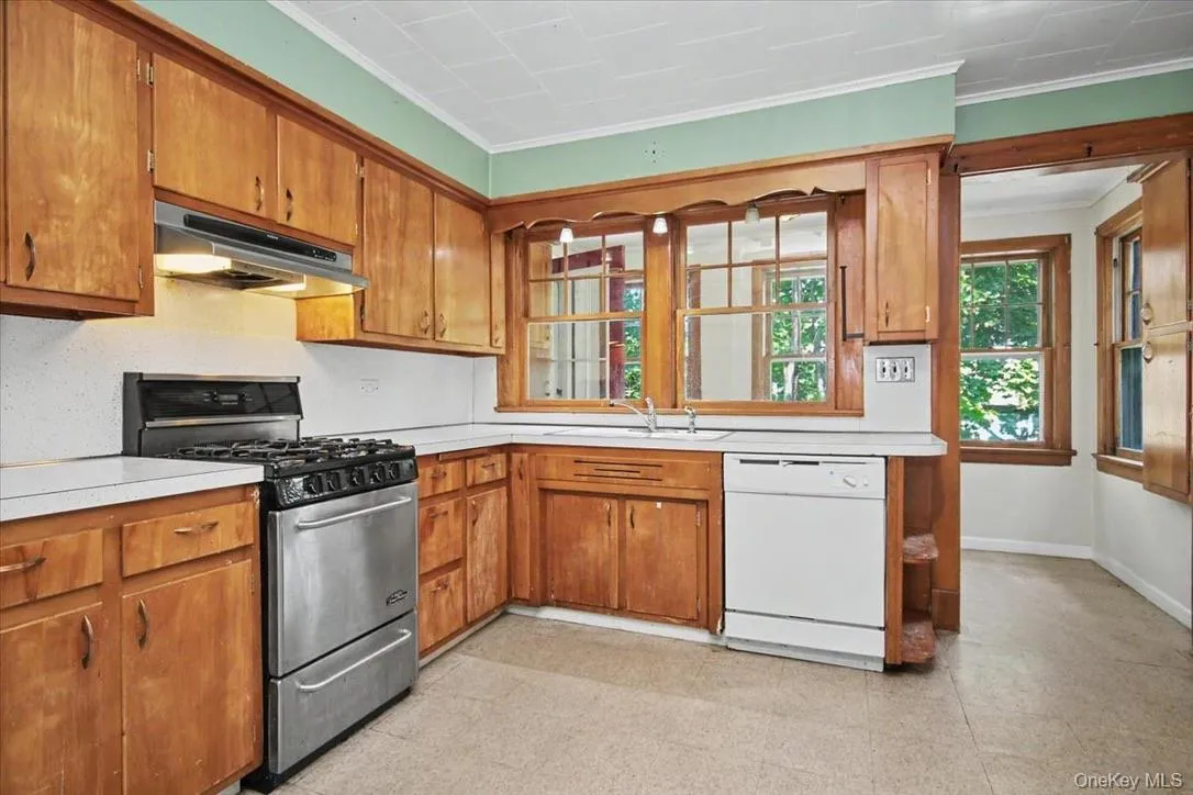 35 Orchard Place, Beacon, NY, 4 Bedrooms Bedrooms, 12 Rooms Rooms,2 BathroomsBathrooms,Residential,For Rent,Orchard,0,1043610 35 Orchard Place, Beacon, NY, 4 Bedrooms Bedrooms, 12 Rooms Rooms,2 BathroomsBathrooms,Residential,For Rent,Orchard,0,1043610