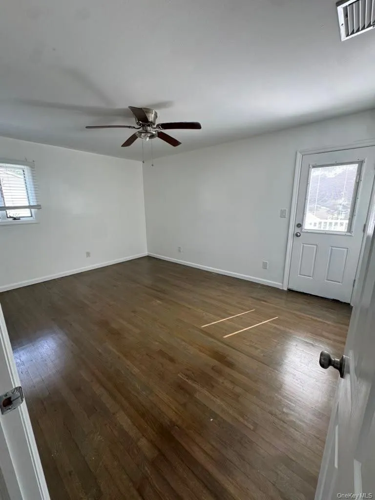 10 Dartmouth Drive, Babylon, NY, 3 Bedroom Bedrooms, 6 Room Rooms,1 BathroomBathrooms,Residential Lease,For Rent,Dartmouth,0,1043613 10 Dartmouth Drive, Babylon, NY, 3 Bedroom Bedrooms, 6 Room Rooms,1 BathroomBathrooms,Residential Lease,For Rent,Dartmouth,0,1043613