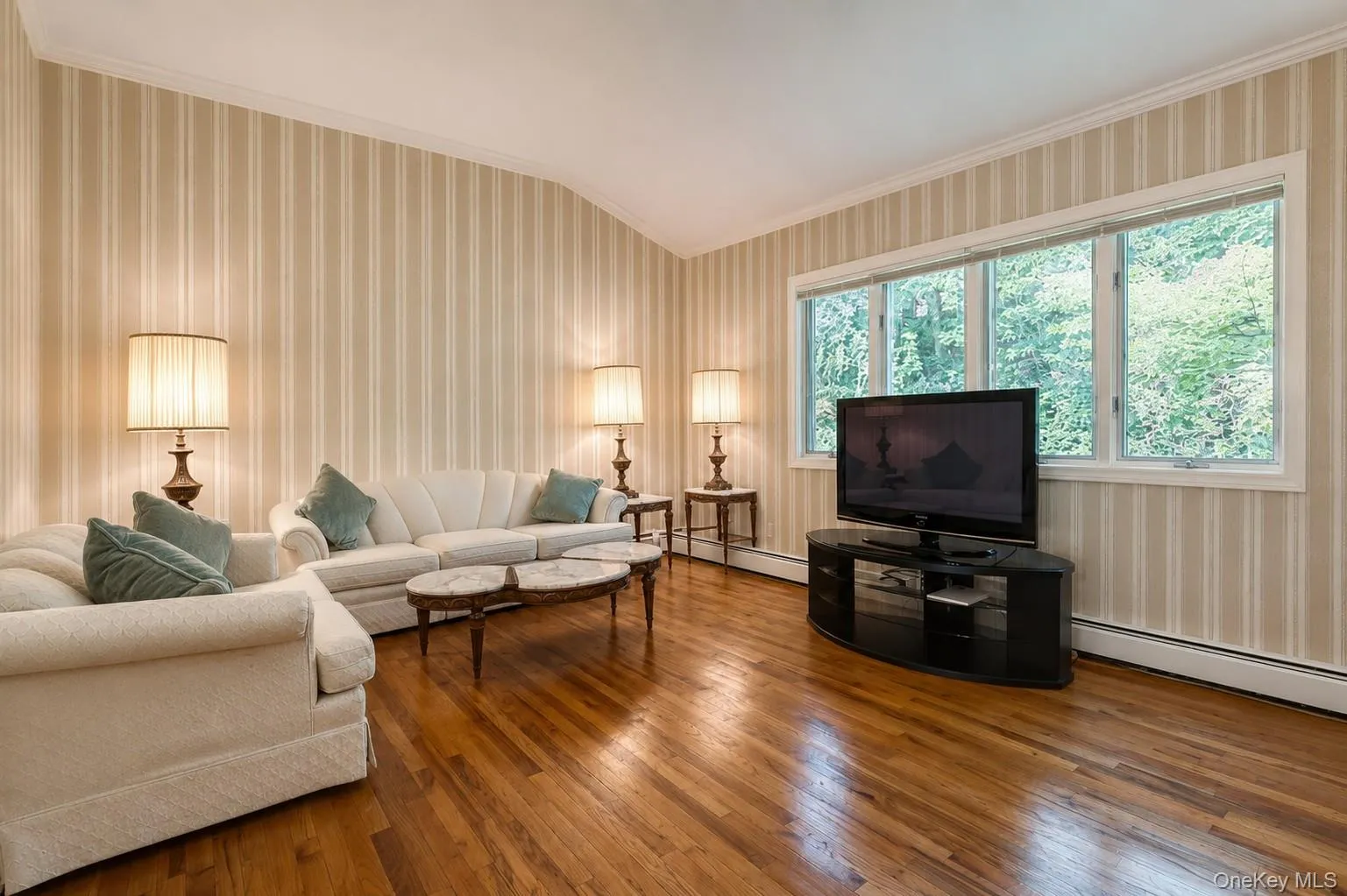 8 Salisbury Drive, Huntington, NY, 5 Bedrooms Bedrooms, 9 Rooms Rooms,2 BathroomsBathrooms,Residential,For Rent,Salisbury,0,1043625 8 Salisbury Drive, Huntington, NY, 5 Bedrooms Bedrooms, 9 Rooms Rooms,2 BathroomsBathrooms,Residential,For Rent,Salisbury,0,1043625