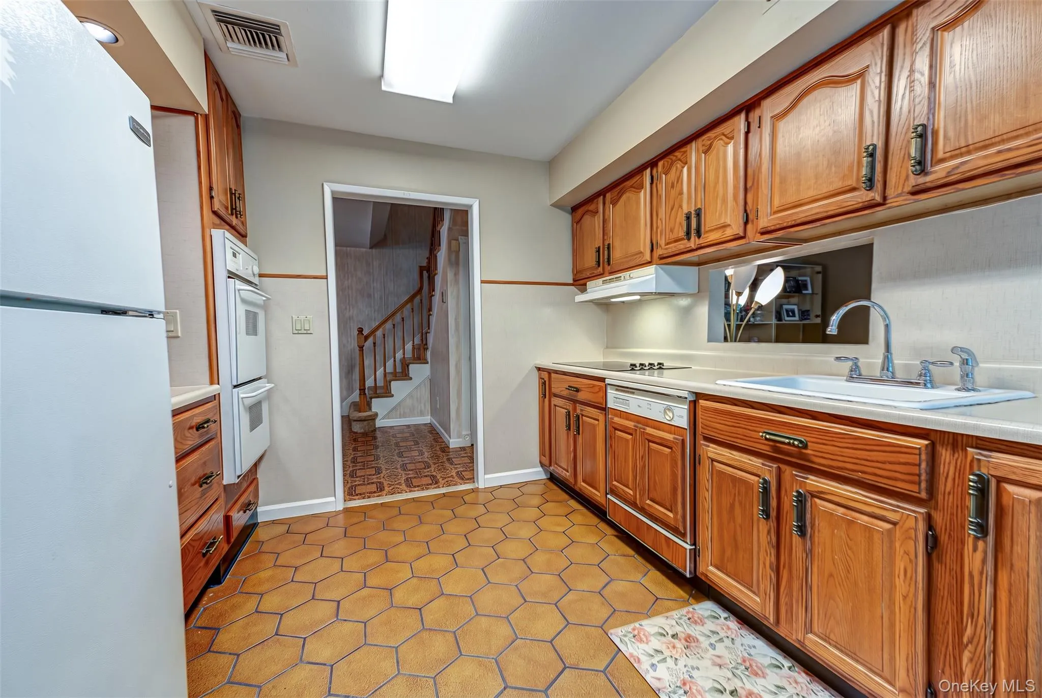 8 Salisbury Drive, Huntington, NY, 5 Bedrooms Bedrooms, 9 Rooms Rooms,2 BathroomsBathrooms,Residential,For Rent,Salisbury,0,1043625 8 Salisbury Drive, Huntington, NY, 5 Bedrooms Bedrooms, 9 Rooms Rooms,2 BathroomsBathrooms,Residential,For Rent,Salisbury,0,1043625