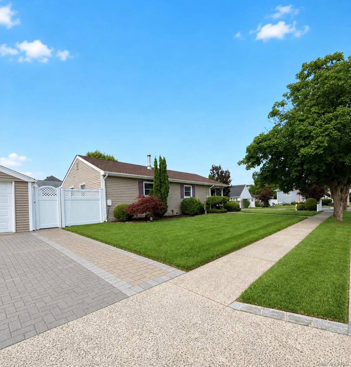 2426 Freeport Street, Hempstead, NY, 3 Bedrooms Bedrooms, 6 Rooms Rooms,1 BathroomBathrooms,Residential,For Rent,Freeport,0,1043629 2426 Freeport Street, Hempstead, NY, 3 Bedrooms Bedrooms, 6 Rooms Rooms,1 BathroomBathrooms,Residential,For Rent,Freeport,0,1043629