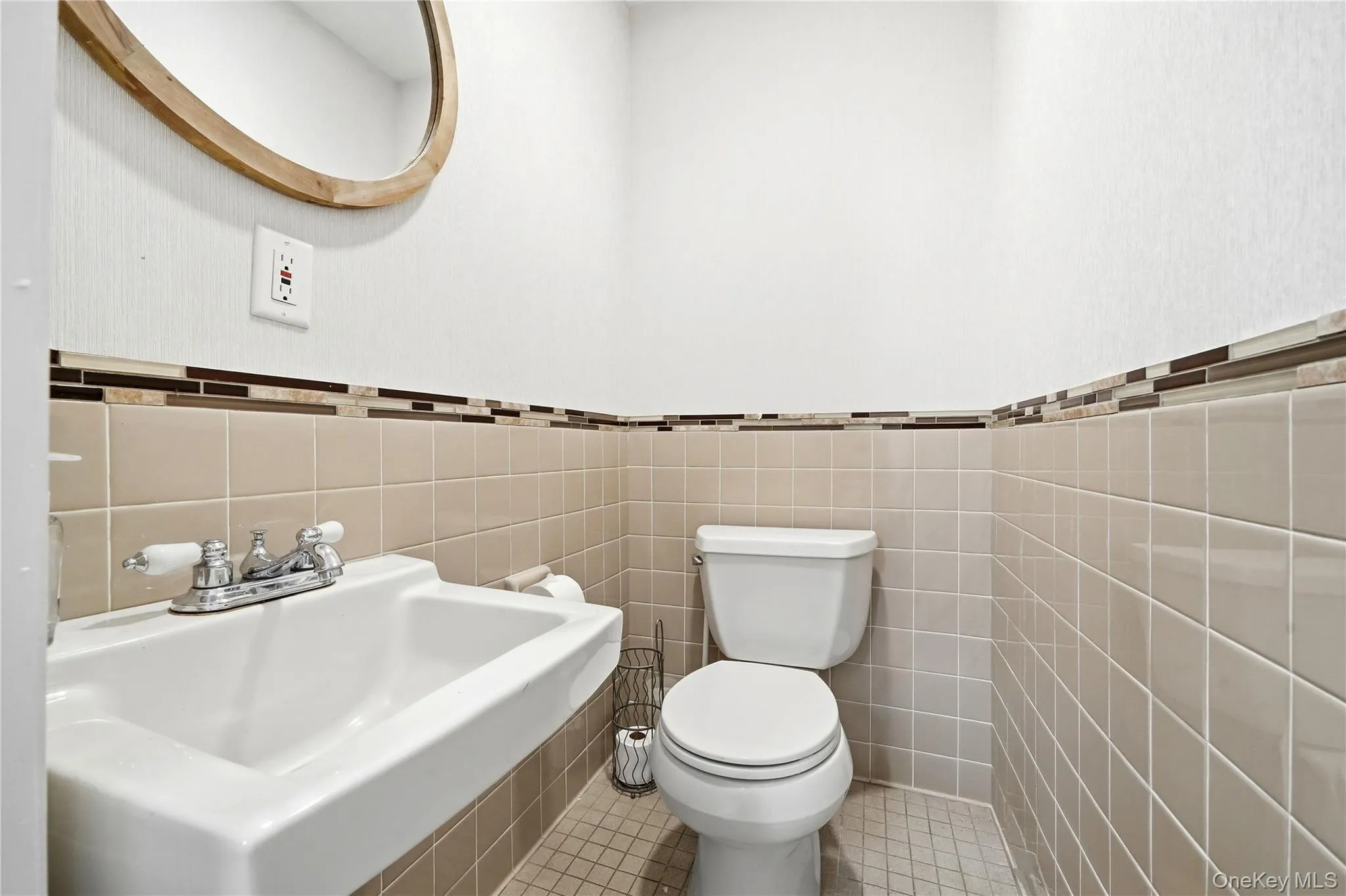 168 Main Street, Huntington, NY, ,Commercial Lease,For Rent,Main,0,1043636 168 Main Street, Huntington, NY, ,Commercial Lease,For Rent,Main,0,1043636