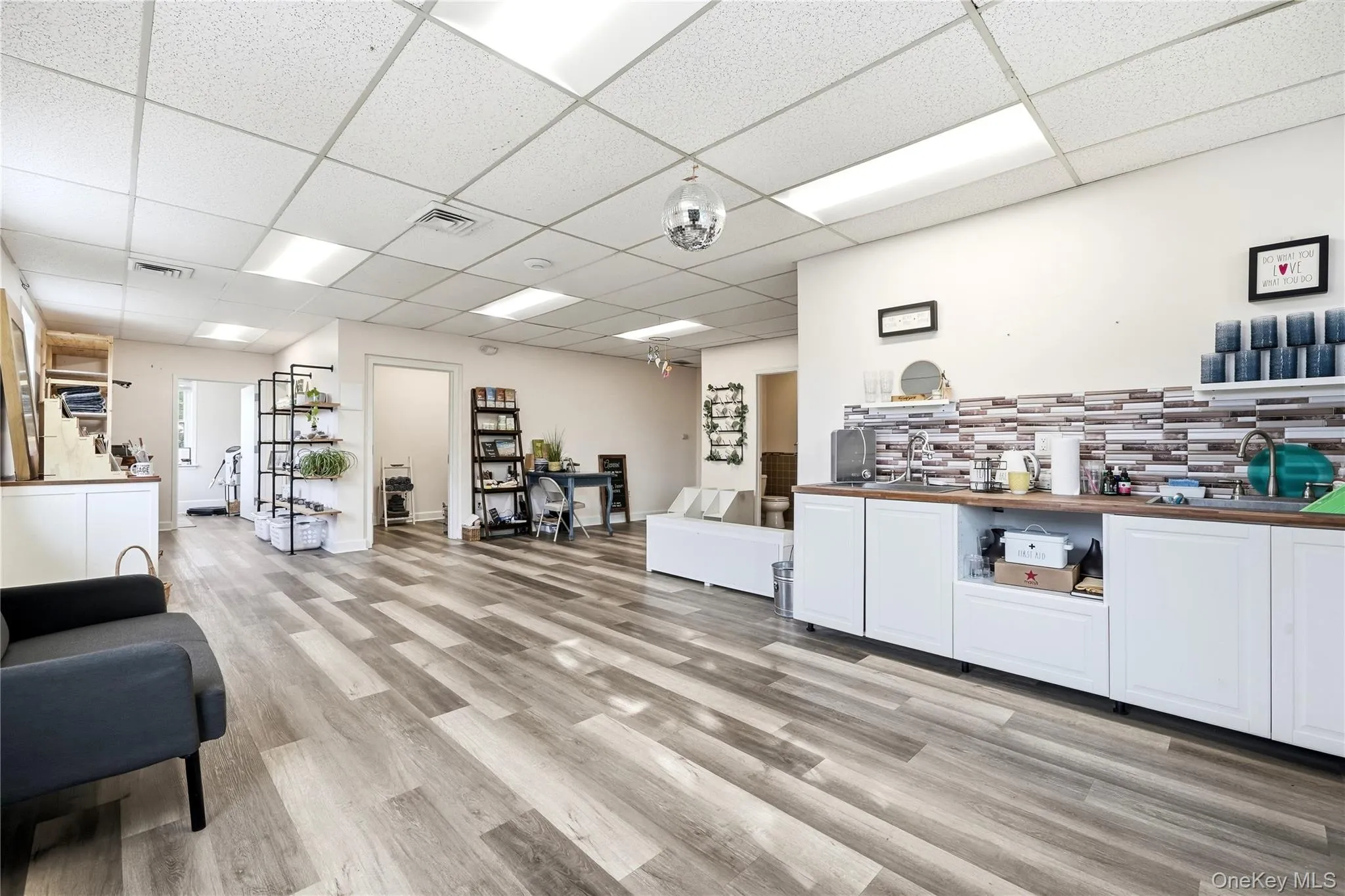 168 Main Street, Huntington, NY, ,Commercial Lease,For Rent,Main,0,1043636 168 Main Street, Huntington, NY, ,Commercial Lease,For Rent,Main,0,1043636
