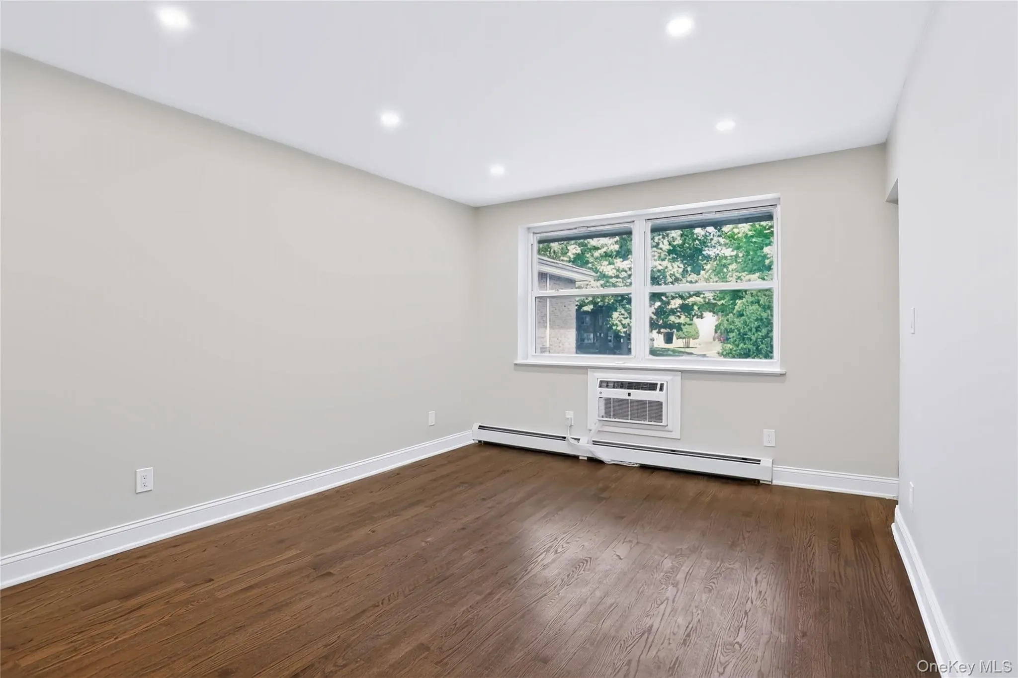 221 Kearsing Parkway, Ramapo, NY, 1 Bedroom Bedrooms, 3 Rooms Rooms,1 BathroomBathrooms,Residential,For Rent,Kearsing,0,1043644 221 Kearsing Parkway, Ramapo, NY, 1 Bedroom Bedrooms, 3 Rooms Rooms,1 BathroomBathrooms,Residential,For Rent,Kearsing,0,1043644
