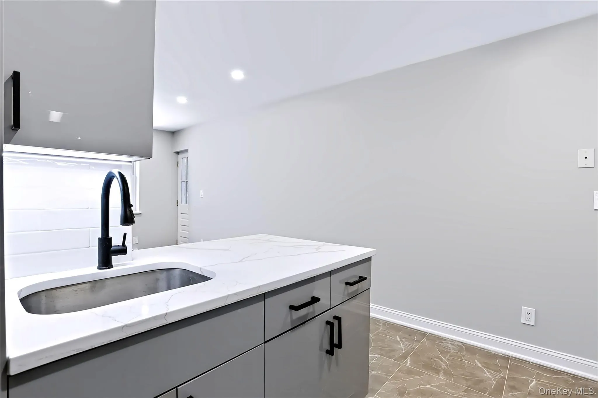 221 Kearsing Parkway, Ramapo, NY, 1 Bedroom Bedrooms, 3 Rooms Rooms,1 BathroomBathrooms,Residential,For Rent,Kearsing,0,1043644 221 Kearsing Parkway, Ramapo, NY, 1 Bedroom Bedrooms, 3 Rooms Rooms,1 BathroomBathrooms,Residential,For Rent,Kearsing,0,1043644