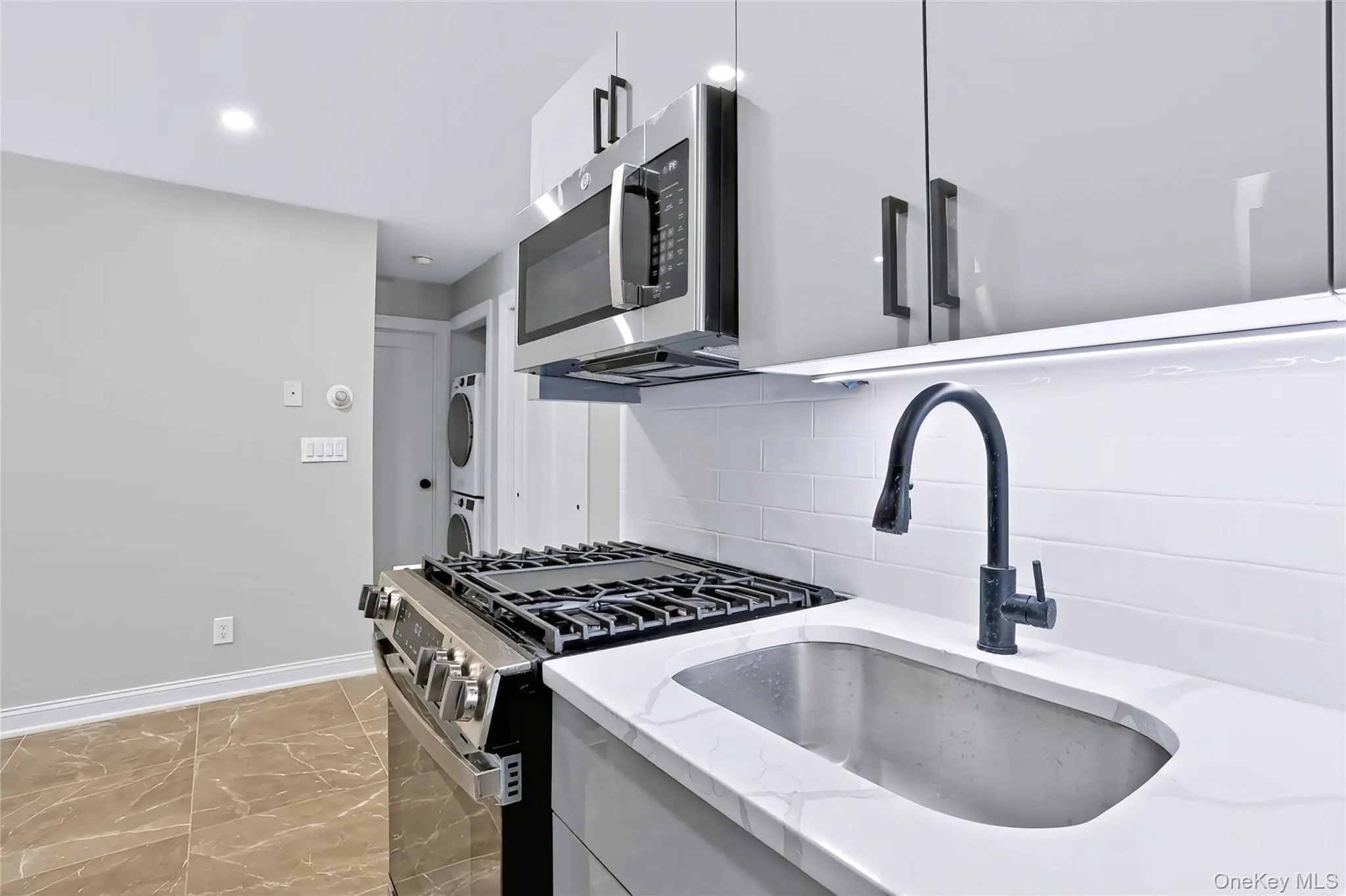 221 Kearsing Parkway, Ramapo, NY, 1 Bedroom Bedrooms, 3 Rooms Rooms,1 BathroomBathrooms,Residential,For Rent,Kearsing,0,1043644 221 Kearsing Parkway, Ramapo, NY, 1 Bedroom Bedrooms, 3 Rooms Rooms,1 BathroomBathrooms,Residential,For Rent,Kearsing,0,1043644