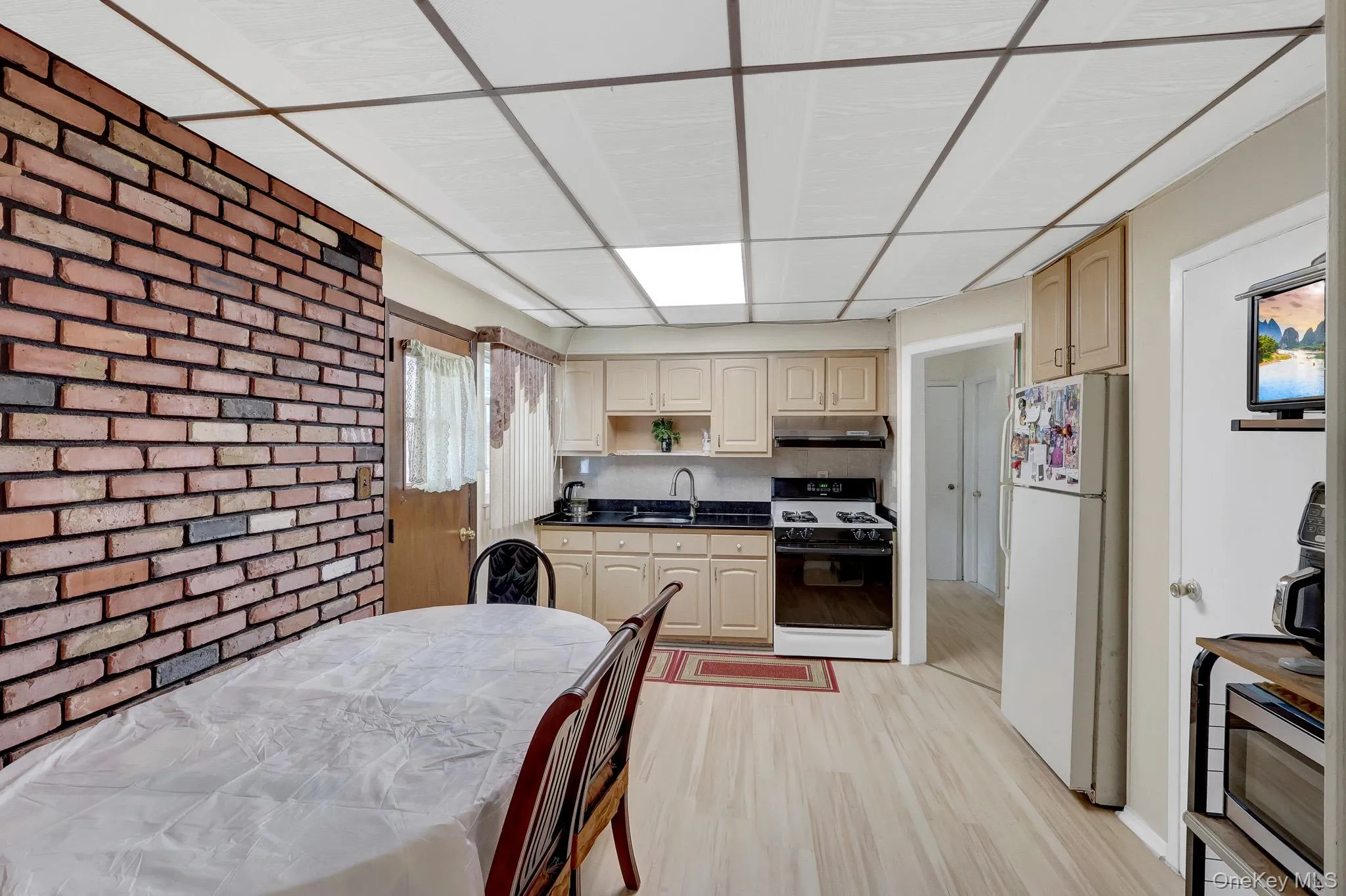 411 New Hyde Park Road, North Hempstead, NY, 5 Bedrooms Bedrooms, 7 Rooms Rooms,2 BathroomsBathrooms,Residential,For Rent,New Hyde Park,0,1043651 411 New Hyde Park Road, North Hempstead, NY, 5 Bedrooms Bedrooms, 7 Rooms Rooms,2 BathroomsBathrooms,Residential,For Rent,New Hyde Park,0,1043651
