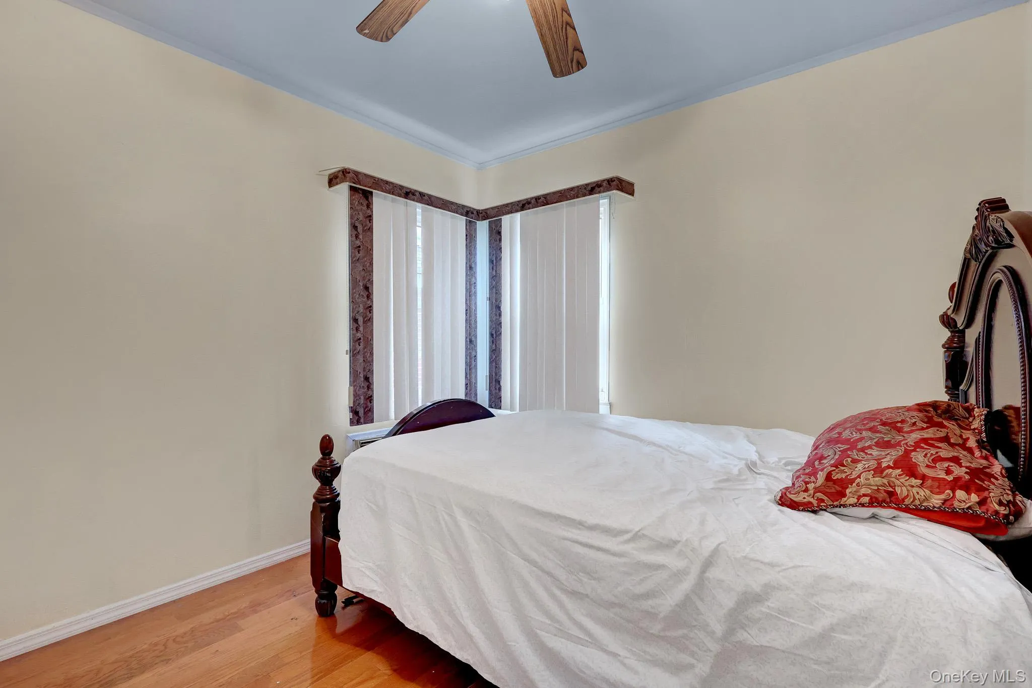 411 New Hyde Park Road, North Hempstead, NY, 5 Bedrooms Bedrooms, 7 Rooms Rooms,2 BathroomsBathrooms,Residential,For Rent,New Hyde Park,0,1043651 411 New Hyde Park Road, North Hempstead, NY, 5 Bedrooms Bedrooms, 7 Rooms Rooms,2 BathroomsBathrooms,Residential,For Rent,New Hyde Park,0,1043651