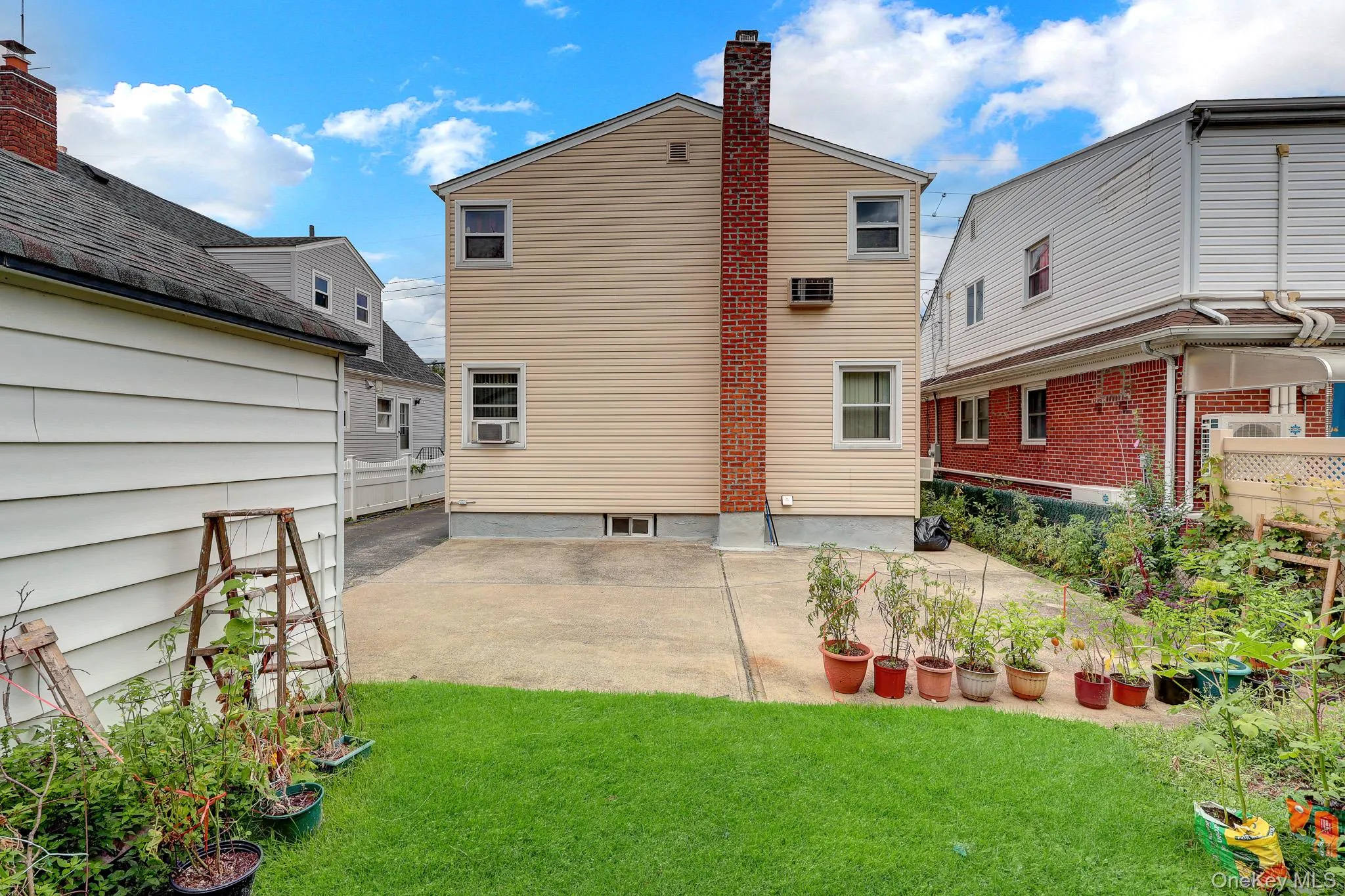 411 New Hyde Park Road, North Hempstead, NY, 5 Bedrooms Bedrooms, 7 Rooms Rooms,2 BathroomsBathrooms,Residential,For Rent,New Hyde Park,0,1043651 411 New Hyde Park Road, North Hempstead, NY, 5 Bedrooms Bedrooms, 7 Rooms Rooms,2 BathroomsBathrooms,Residential,For Rent,New Hyde Park,0,1043651
