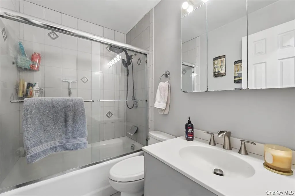 635 Pascack, Ramapo, NY, 4 Bedrooms Bedrooms, 8 Rooms Rooms,1 BathroomBathrooms,Residential,For Rent,Pascack,0,1043666 635 Pascack, Ramapo, NY, 4 Bedrooms Bedrooms, 8 Rooms Rooms,1 BathroomBathrooms,Residential,For Rent,Pascack,0,1043666