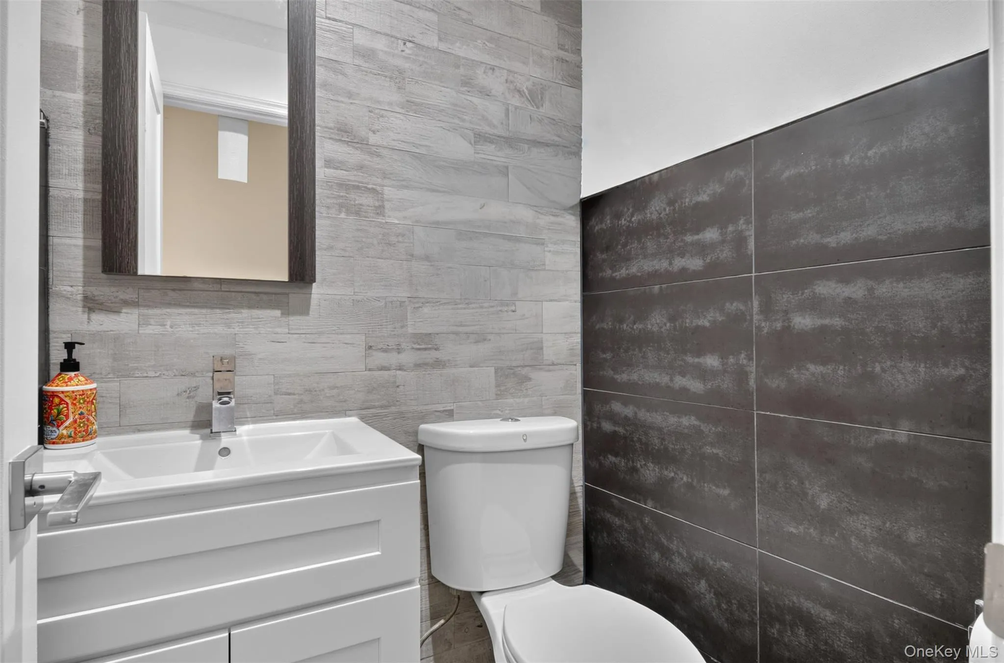 10238 85th Road, New York, NY, 3 Bedrooms Bedrooms, 7 Rooms Rooms,2 BathroomsBathrooms,Residential,For Rent,85th,0,1043668 10238 85th Road, New York, NY, 3 Bedrooms Bedrooms, 7 Rooms Rooms,2 BathroomsBathrooms,Residential,For Rent,85th,0,1043668