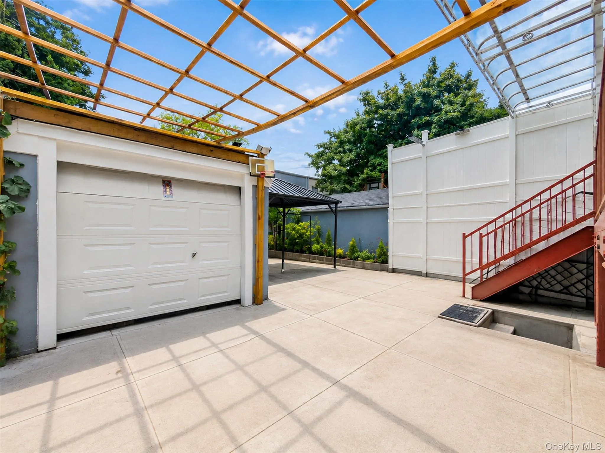 10238 85th Road, New York, NY, 3 Bedrooms Bedrooms, 7 Rooms Rooms,2 BathroomsBathrooms,Residential,For Rent,85th,0,1043668 10238 85th Road, New York, NY, 3 Bedrooms Bedrooms, 7 Rooms Rooms,2 BathroomsBathrooms,Residential,For Rent,85th,0,1043668
