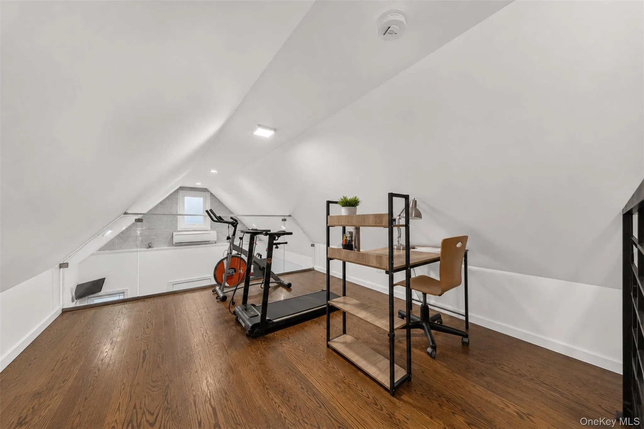 10238 85th Road, New York, NY, 3 Bedrooms Bedrooms, 7 Rooms Rooms,2 BathroomsBathrooms,Residential,For Rent,85th,0,1043668 10238 85th Road, New York, NY, 3 Bedrooms Bedrooms, 7 Rooms Rooms,2 BathroomsBathrooms,Residential,For Rent,85th,0,1043668