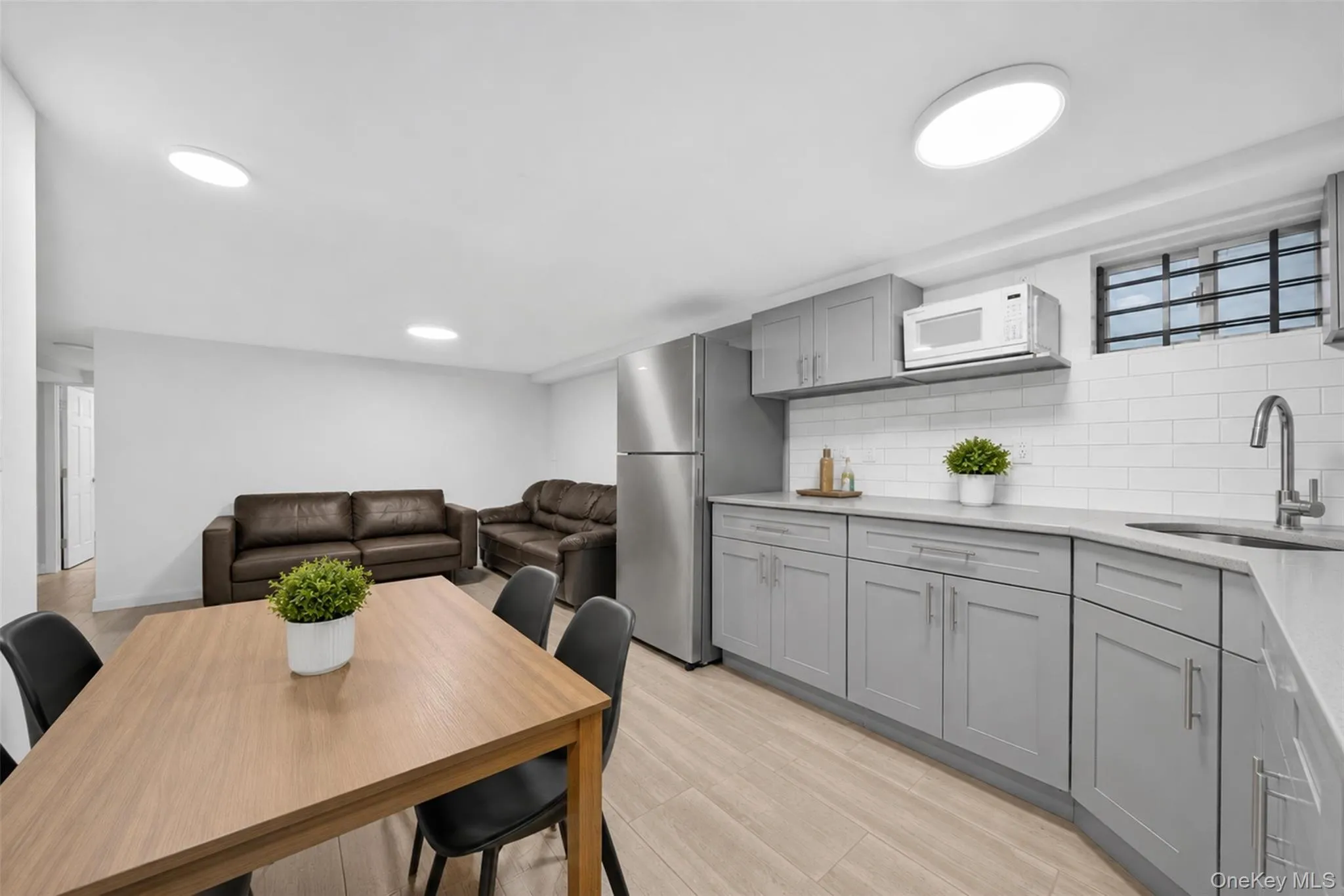 10238 85th Road, New York, NY, 3 Bedrooms Bedrooms, 7 Rooms Rooms,2 BathroomsBathrooms,Residential,For Rent,85th,0,1043668 10238 85th Road, New York, NY, 3 Bedrooms Bedrooms, 7 Rooms Rooms,2 BathroomsBathrooms,Residential,For Rent,85th,0,1043668