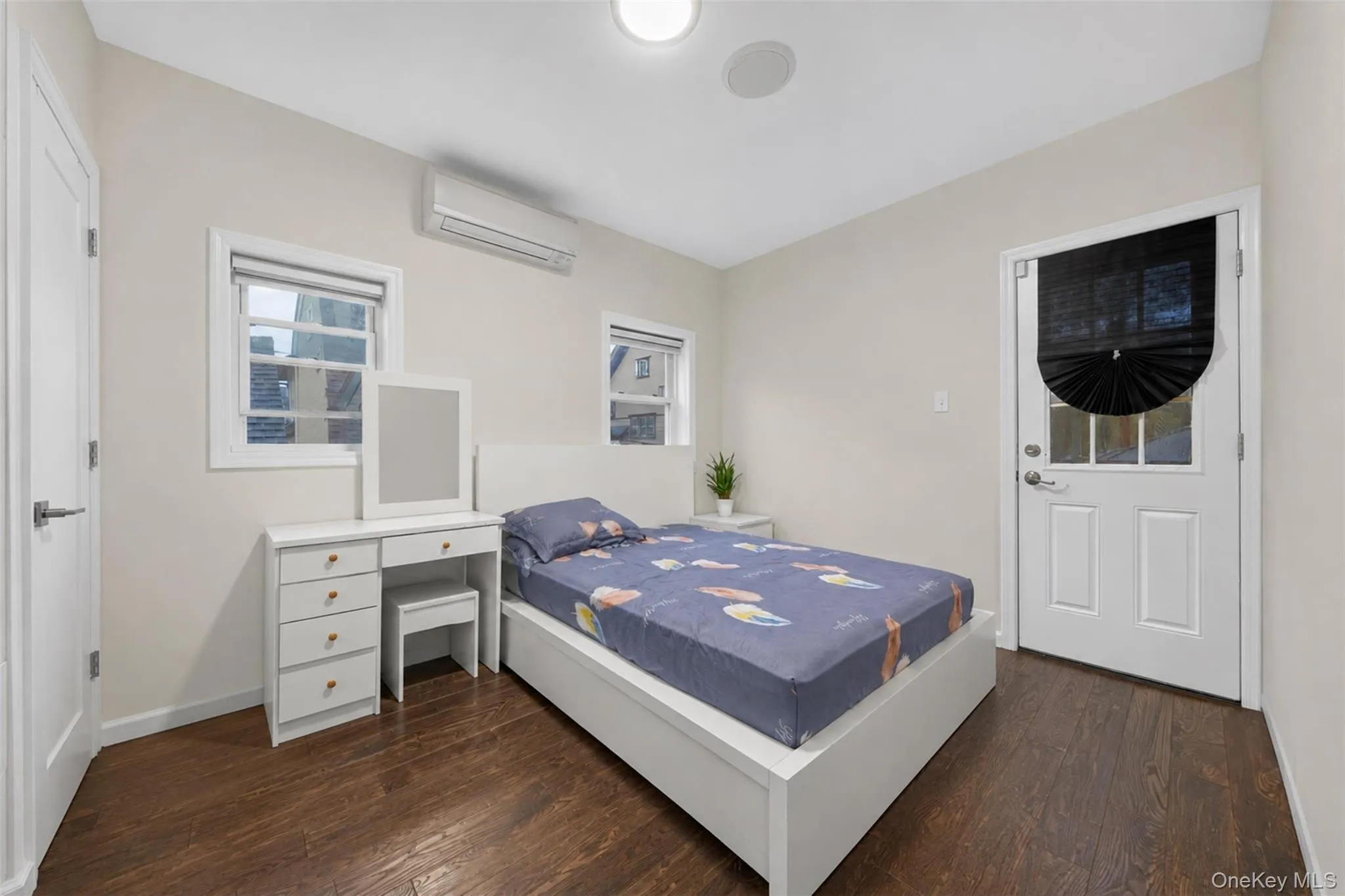 10238 85th Road, New York, NY, 3 Bedrooms Bedrooms, 7 Rooms Rooms,2 BathroomsBathrooms,Residential,For Rent,85th,0,1043668 10238 85th Road, New York, NY, 3 Bedrooms Bedrooms, 7 Rooms Rooms,2 BathroomsBathrooms,Residential,For Rent,85th,0,1043668