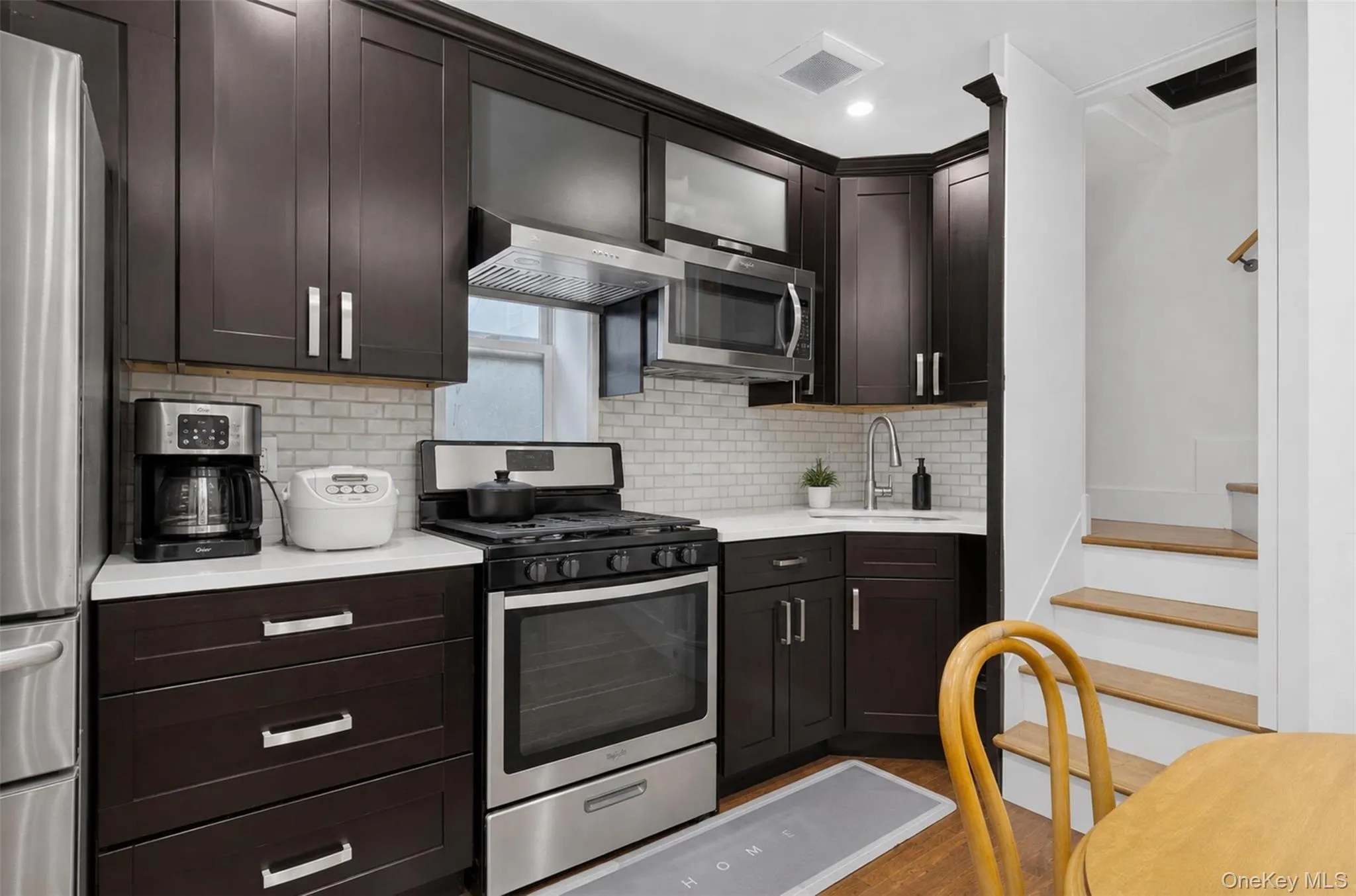10238 85th Road, New York, NY, 3 Bedrooms Bedrooms, 7 Rooms Rooms,2 BathroomsBathrooms,Residential,For Rent,85th,0,1043668 10238 85th Road, New York, NY, 3 Bedrooms Bedrooms, 7 Rooms Rooms,2 BathroomsBathrooms,Residential,For Rent,85th,0,1043668