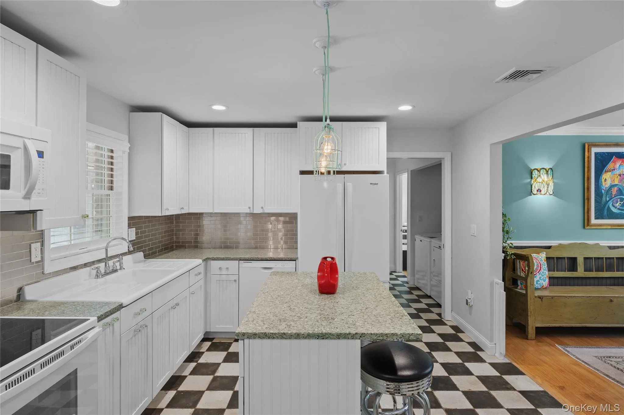 18 Beaver Lane, Southampton, NY, 4 Bedrooms Bedrooms, 11 Rooms Rooms,4 BathroomsBathrooms,Residential,For Rent,Beaver,0,1043672 18 Beaver Lane, Southampton, NY, 4 Bedrooms Bedrooms, 11 Rooms Rooms,4 BathroomsBathrooms,Residential,For Rent,Beaver,0,1043672