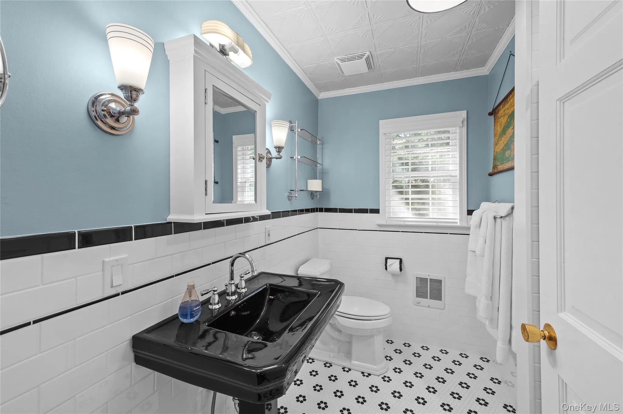 18 Beaver Lane, Southampton, NY, 4 Bedrooms Bedrooms, 11 Rooms Rooms,4 BathroomsBathrooms,Residential,For Rent,Beaver,0,1043672 18 Beaver Lane, Southampton, NY, 4 Bedrooms Bedrooms, 11 Rooms Rooms,4 BathroomsBathrooms,Residential,For Rent,Beaver,0,1043672