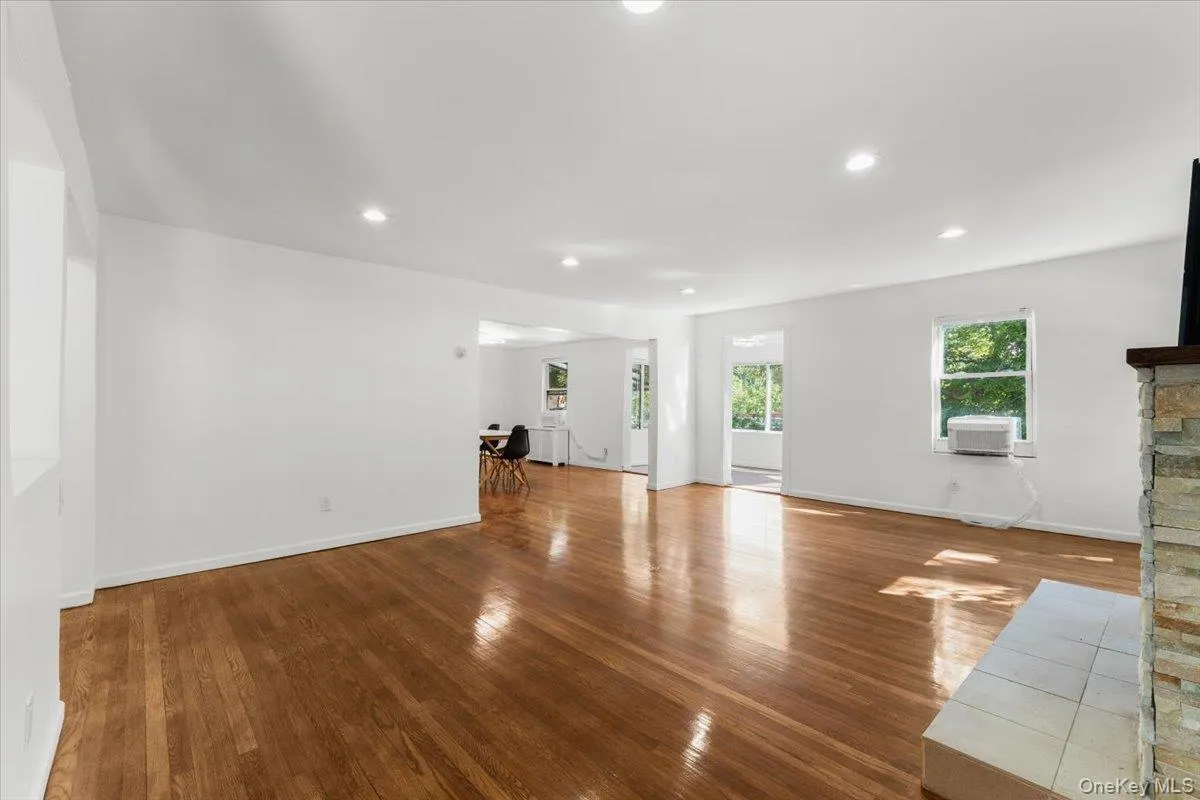 19 Gilchrest Road, North Hempstead, NY, 5 Bedrooms Bedrooms, 9 Rooms Rooms,4 BathroomsBathrooms,Residential,For Rent,Gilchrest,0,1043674 19 Gilchrest Road, North Hempstead, NY, 5 Bedrooms Bedrooms, 9 Rooms Rooms,4 BathroomsBathrooms,Residential,For Rent,Gilchrest,0,1043674