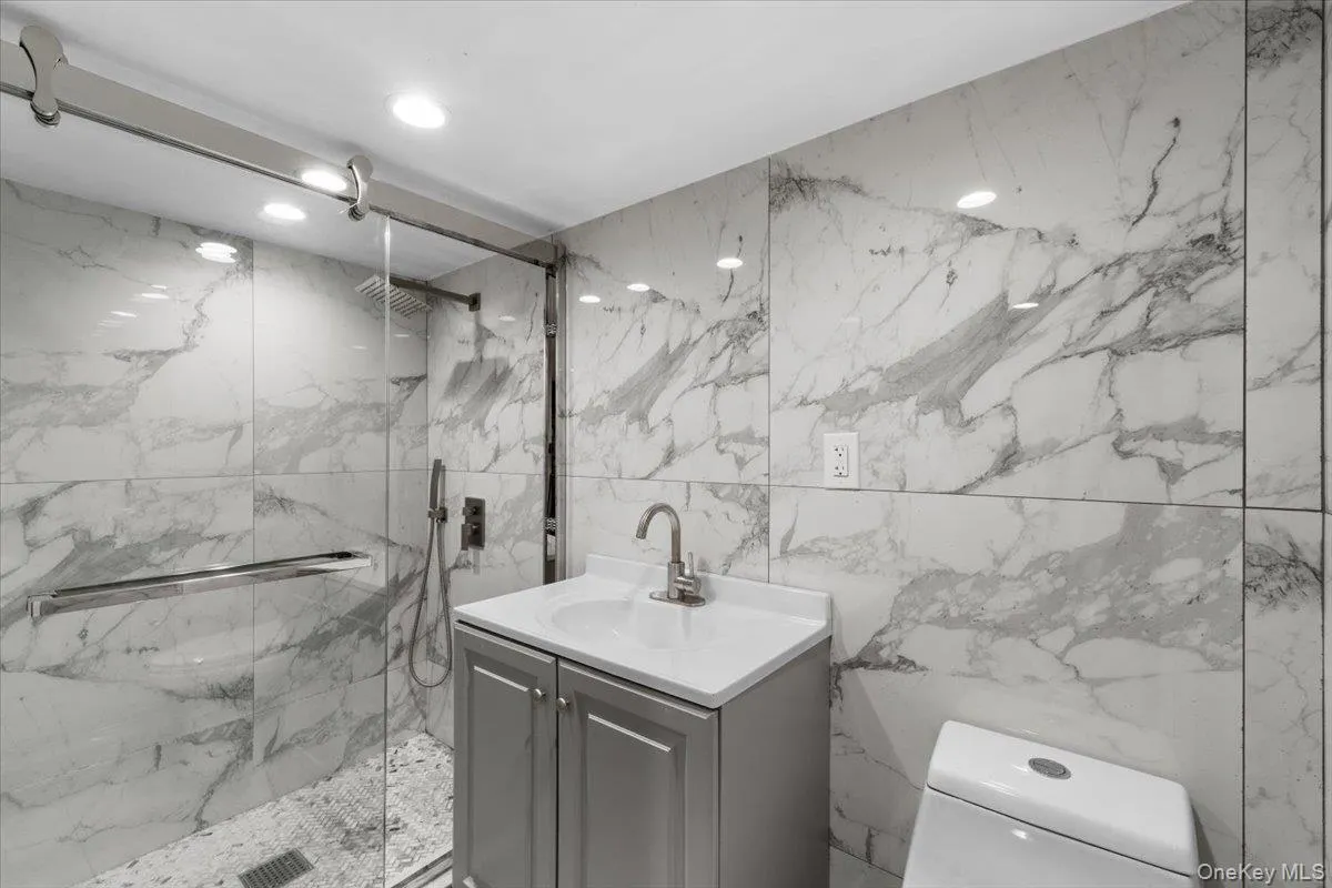 19 Gilchrest Road, North Hempstead, NY, 5 Bedrooms Bedrooms, 9 Rooms Rooms,4 BathroomsBathrooms,Residential,For Rent,Gilchrest,0,1043674 19 Gilchrest Road, North Hempstead, NY, 5 Bedrooms Bedrooms, 9 Rooms Rooms,4 BathroomsBathrooms,Residential,For Rent,Gilchrest,0,1043674