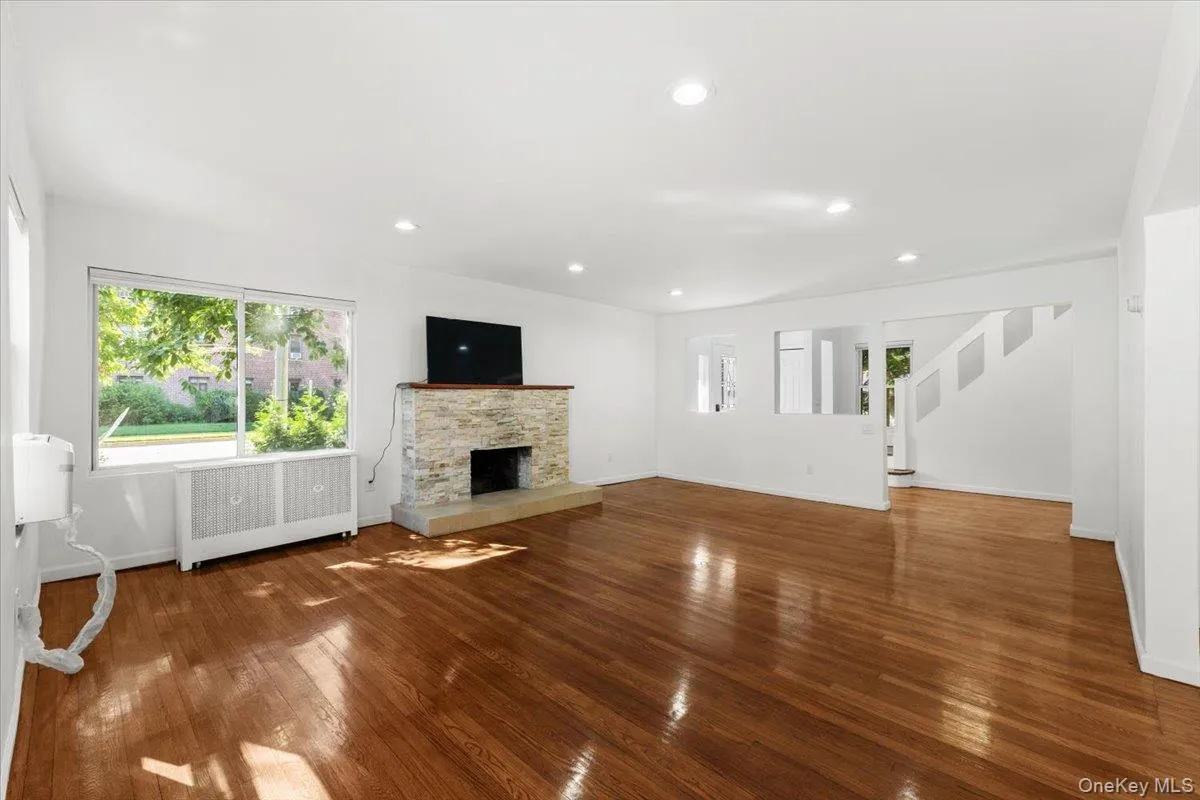 19 Gilchrest Road, North Hempstead, NY, 5 Bedrooms Bedrooms, 9 Rooms Rooms,4 BathroomsBathrooms,Residential,For Rent,Gilchrest,0,1043674 19 Gilchrest Road, North Hempstead, NY, 5 Bedrooms Bedrooms, 9 Rooms Rooms,4 BathroomsBathrooms,Residential,For Rent,Gilchrest,0,1043674