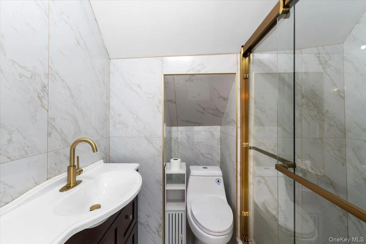 19 Gilchrest Road, North Hempstead, NY, 5 Bedrooms Bedrooms, 9 Rooms Rooms,4 BathroomsBathrooms,Residential,For Rent,Gilchrest,0,1043674 19 Gilchrest Road, North Hempstead, NY, 5 Bedrooms Bedrooms, 9 Rooms Rooms,4 BathroomsBathrooms,Residential,For Rent,Gilchrest,0,1043674