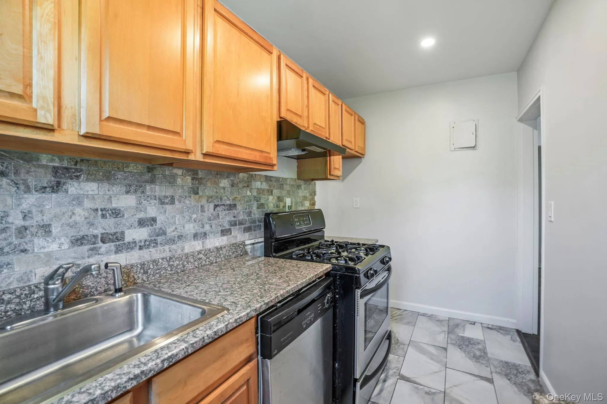 100 Cedar Street, Greenburgh, NY, 2 Bedrooms Bedrooms, 5 Rooms Rooms,1 BathroomBathrooms,Residential,For Rent,Cedar,0,1043679 100 Cedar Street, Greenburgh, NY, 2 Bedrooms Bedrooms, 5 Rooms Rooms,1 BathroomBathrooms,Residential,For Rent,Cedar,0,1043679